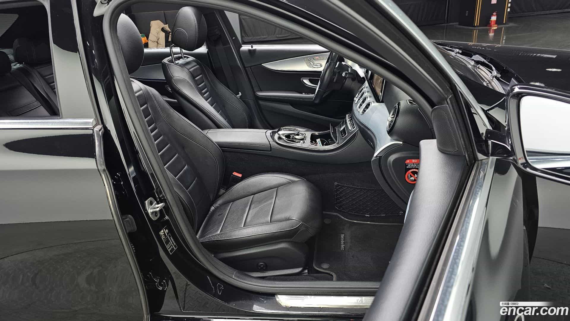 E-Class Mercedes-Benz 2019.11-OPTION-016