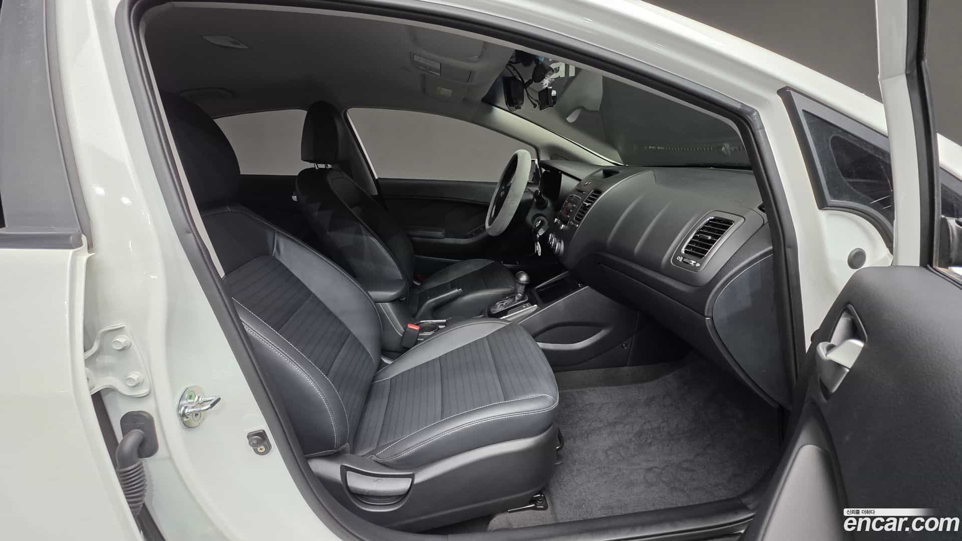 K3 Kia 2018.1-INNER-010