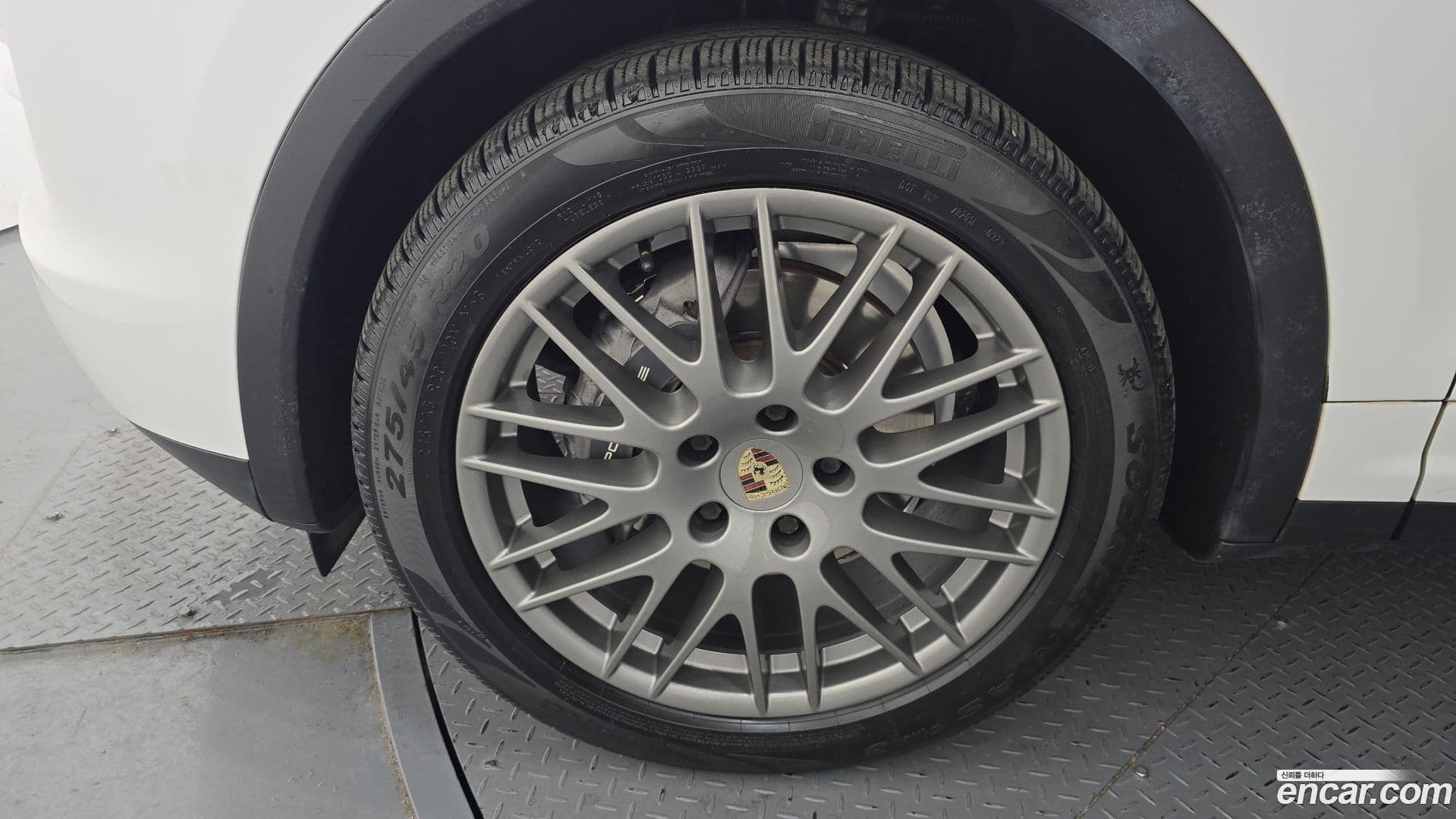 Main__Slider__Photo:Cayenne Porsche 2013.1-4