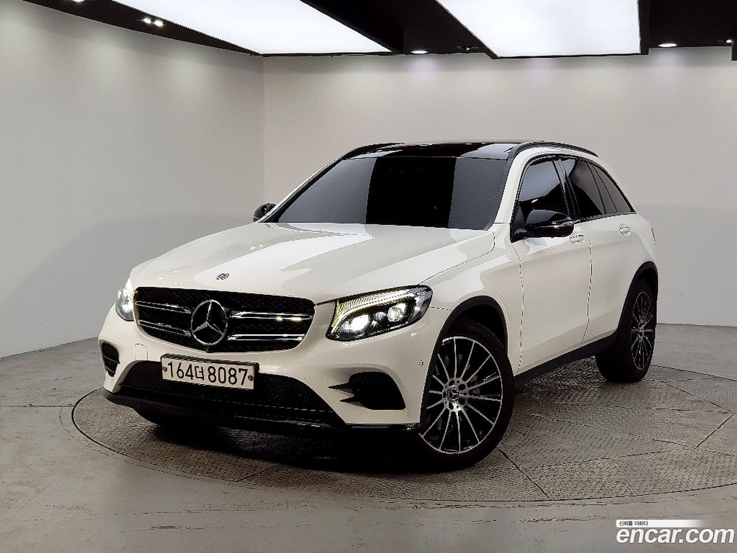 Main__Slider__Photo:GLC-Class Mercedes-Benz 2018.7-0