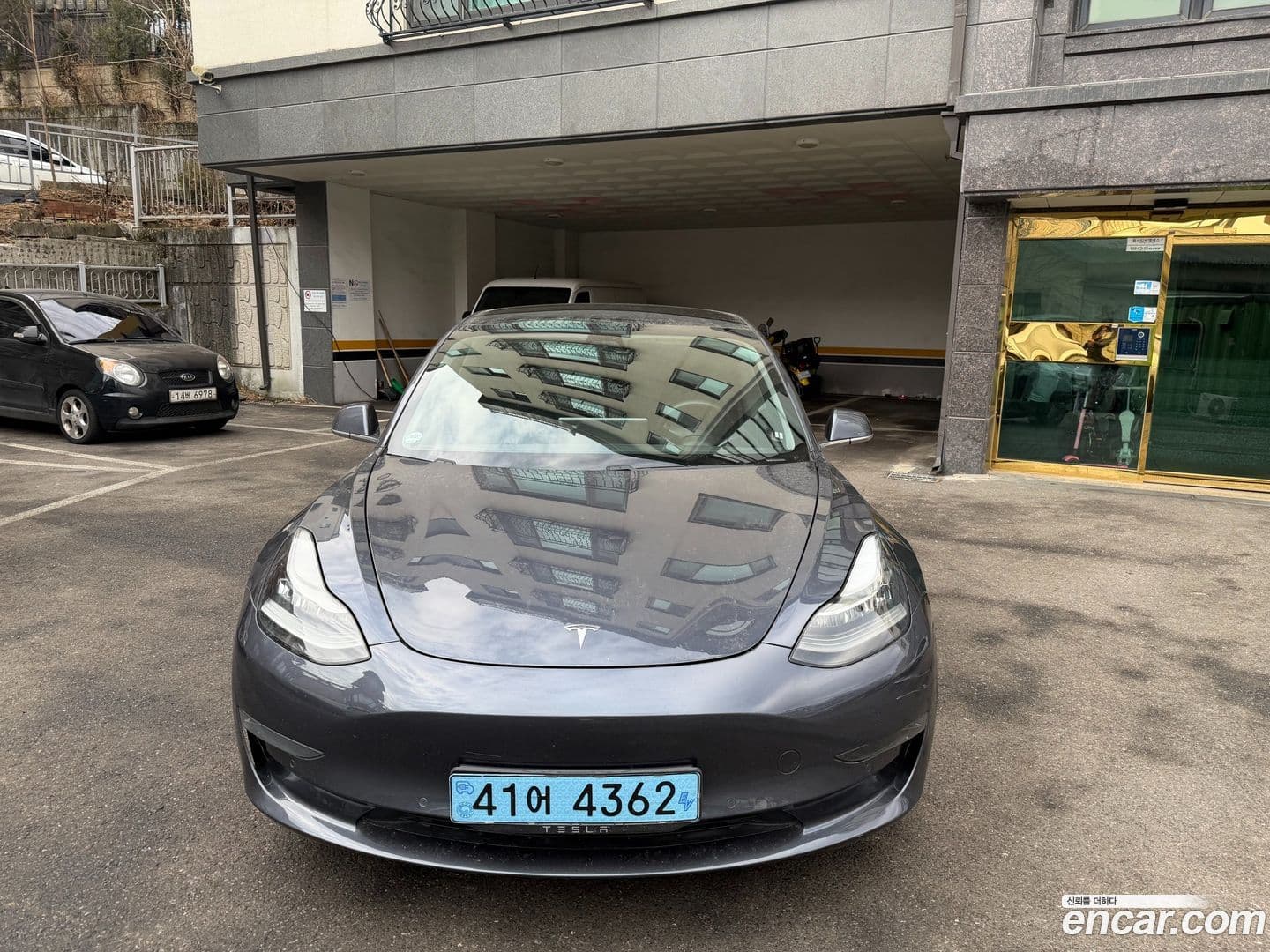 Main__Slider__Photo:Model 3 Tesla 2020.8-0