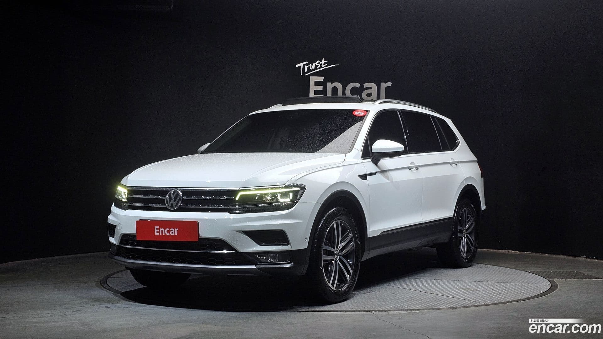Main__Slider__Photo:Tiguan Volkswagen 2020.11-0