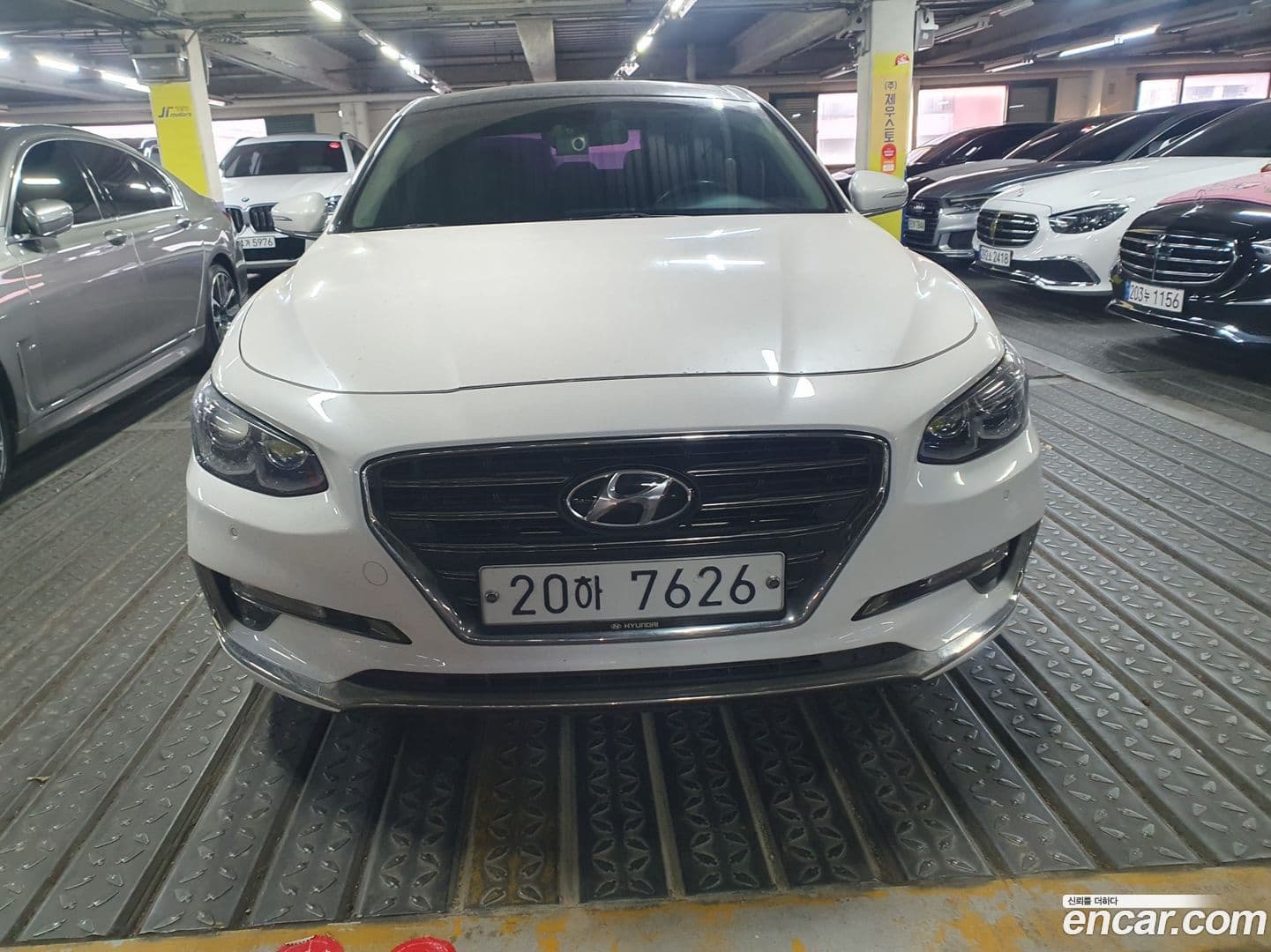 Main__Slider__Photo:Grandeur Hyundai 2018.9-0