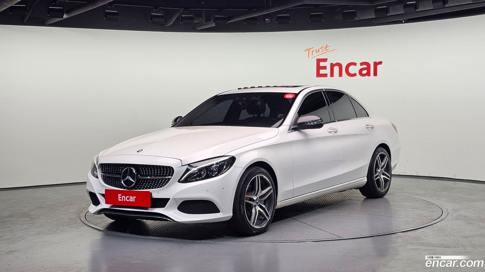 Main__Slider__Photo:C-Class Mercedes-Benz 2015.9-0
