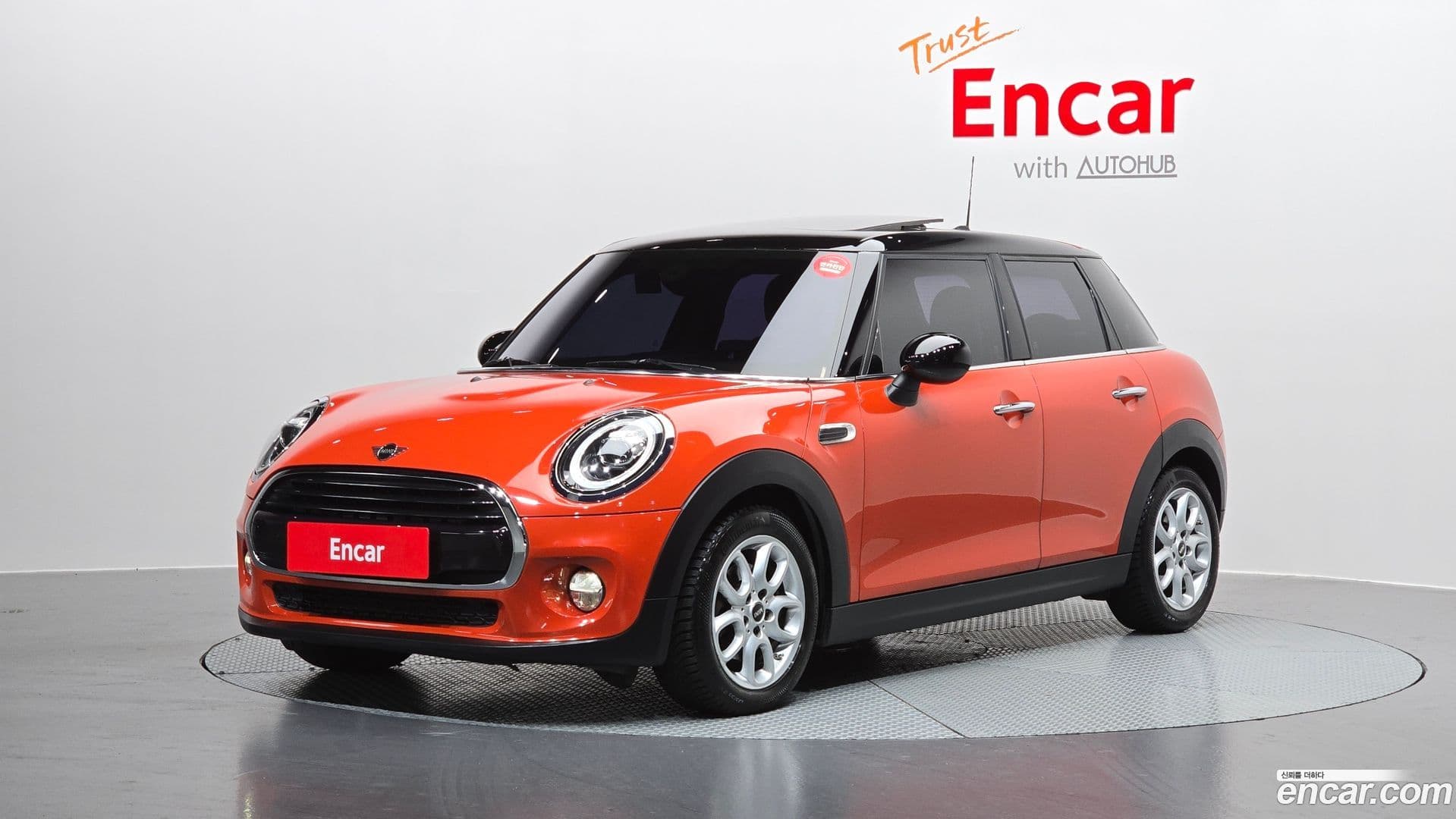 Main__Slider__Photo:Cooper Mini 2019.6-0