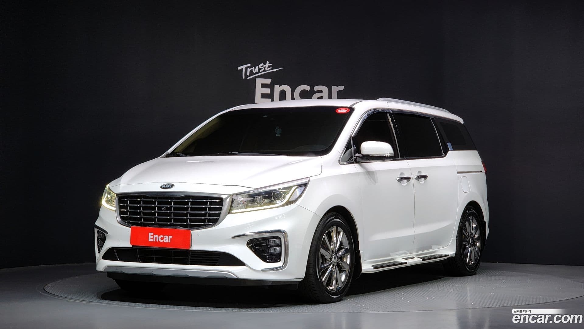 Main__Slider__Photo:Canival Kia 2018.3-0