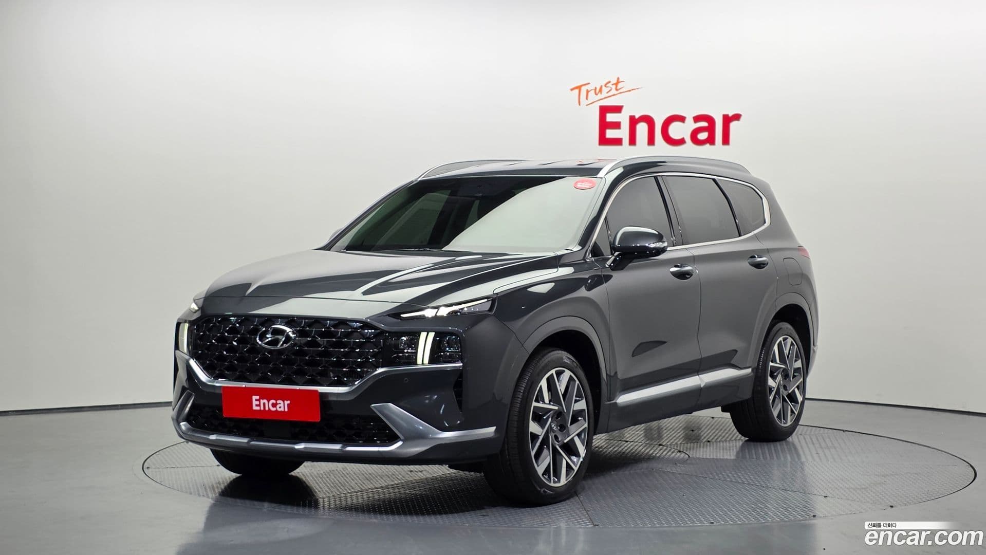 Main__Slider__Photo:Santafe Hyundai 2021.0-0