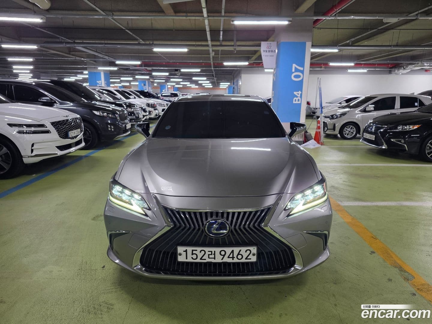 Main__Slider__Photo:ES Lexus 2020.6-0