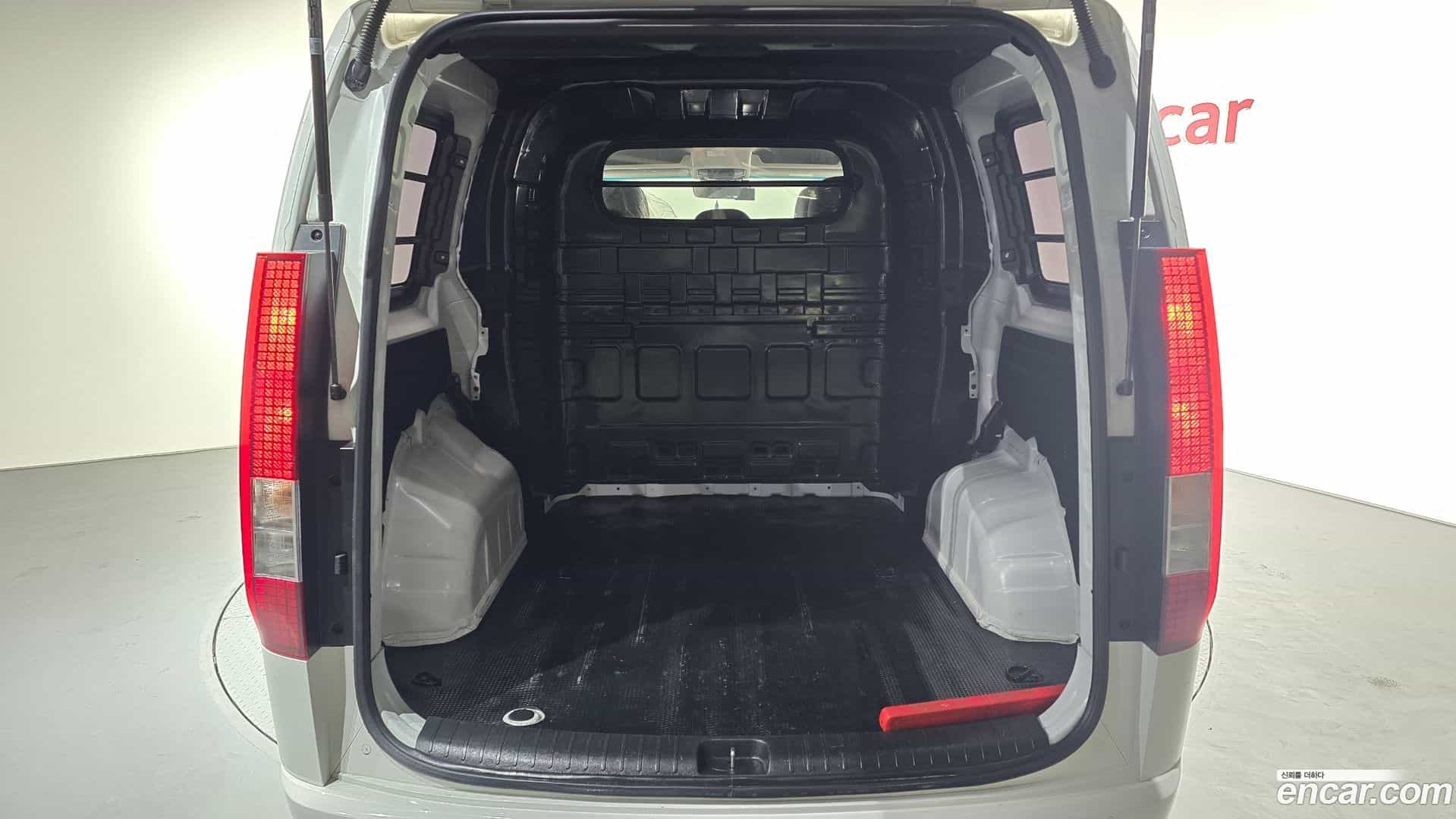 Staria Hyundai 2023.11-OPTION-024