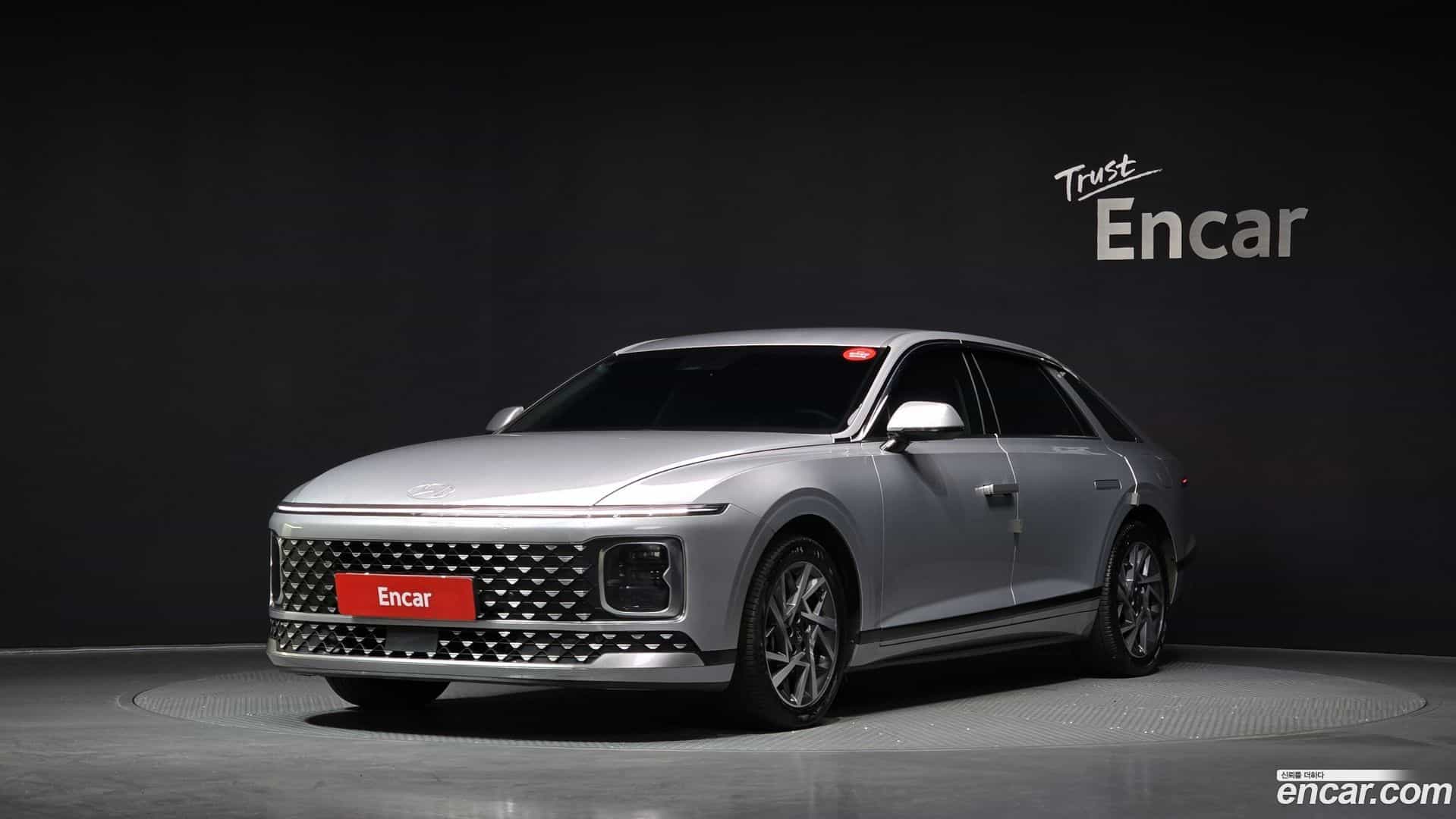 Grandeur Hyundai 2023.1-OUTER-001