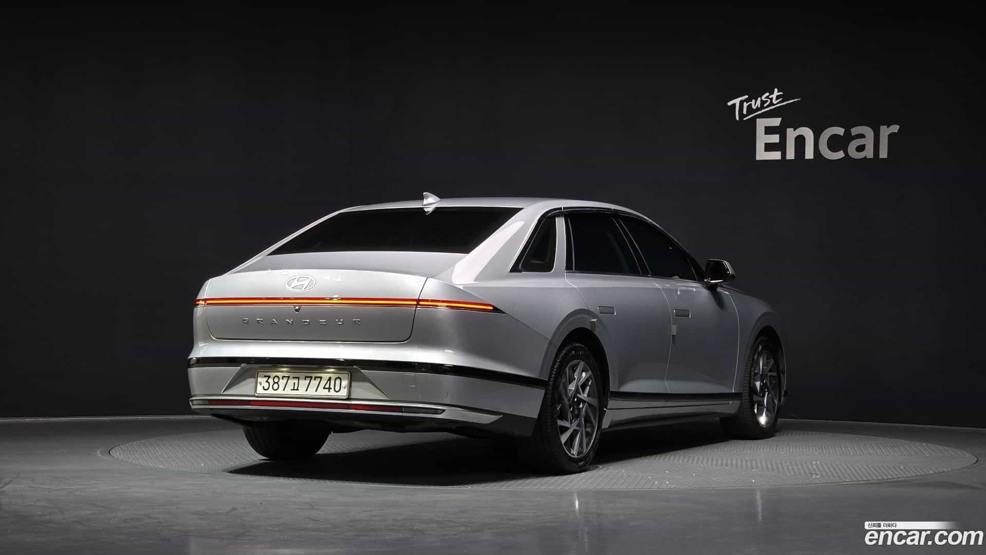 Grandeur Hyundai 2023.1-OUTER-002