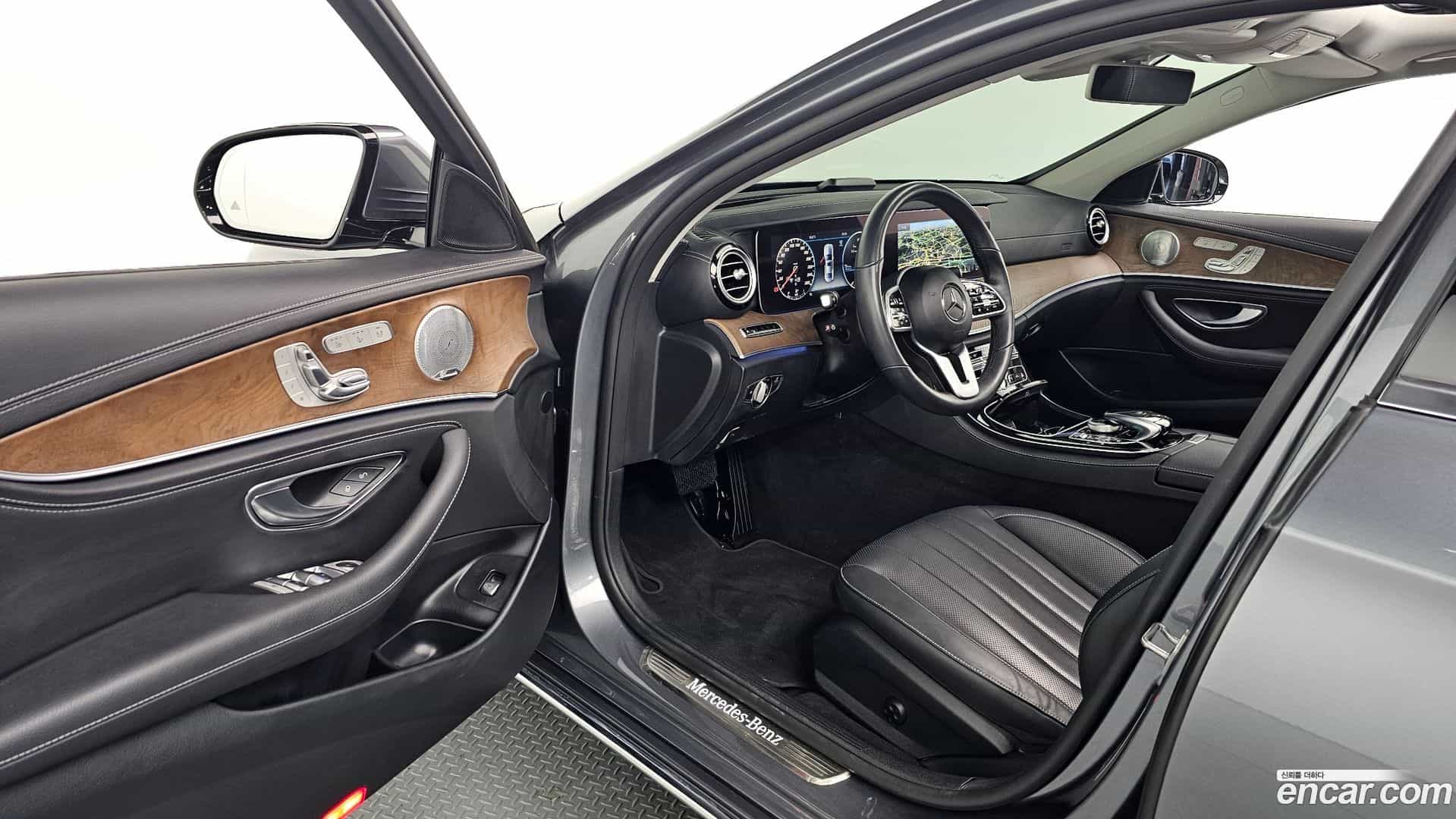 E-Class Mercedes-Benz 2019.3-OPTION-016