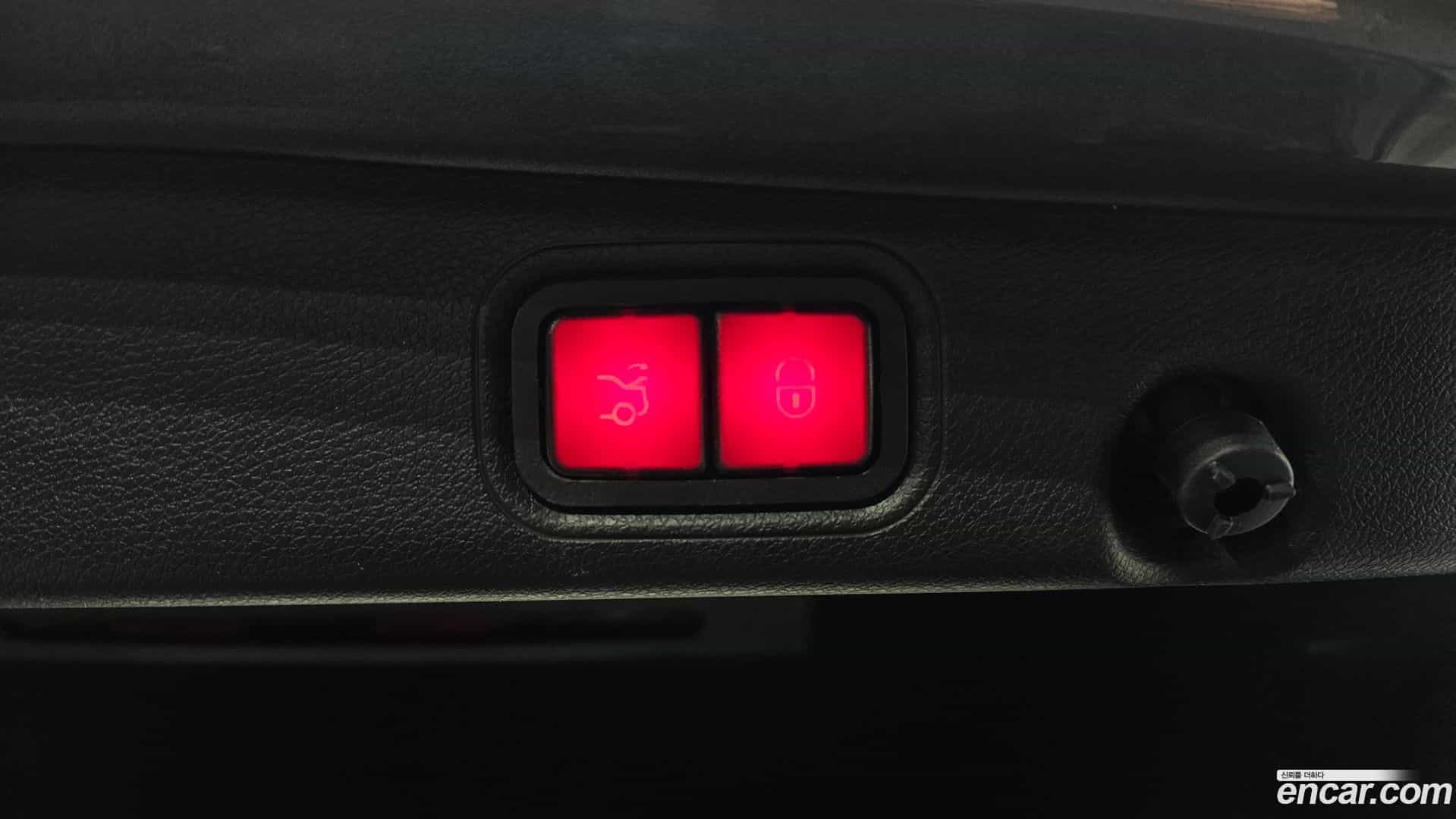 E-Class Mercedes-Benz 2019.3-OPTION-024