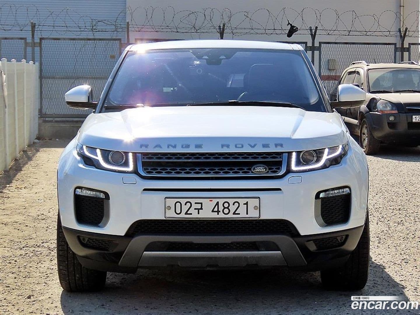 Main__Slider__Photo:Range Rover Evoque Land Rover 2017.0-0