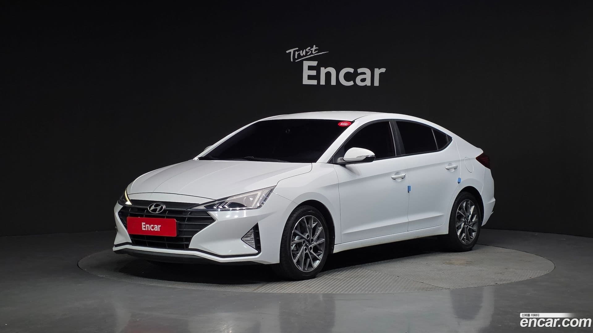 Main__Slider__Photo:AVANTE Hyundai 2019.0-0