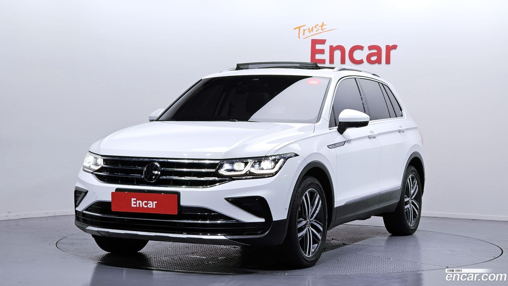 Main__Slider__Photo:Tiguan Volkswagen 2022.11-0