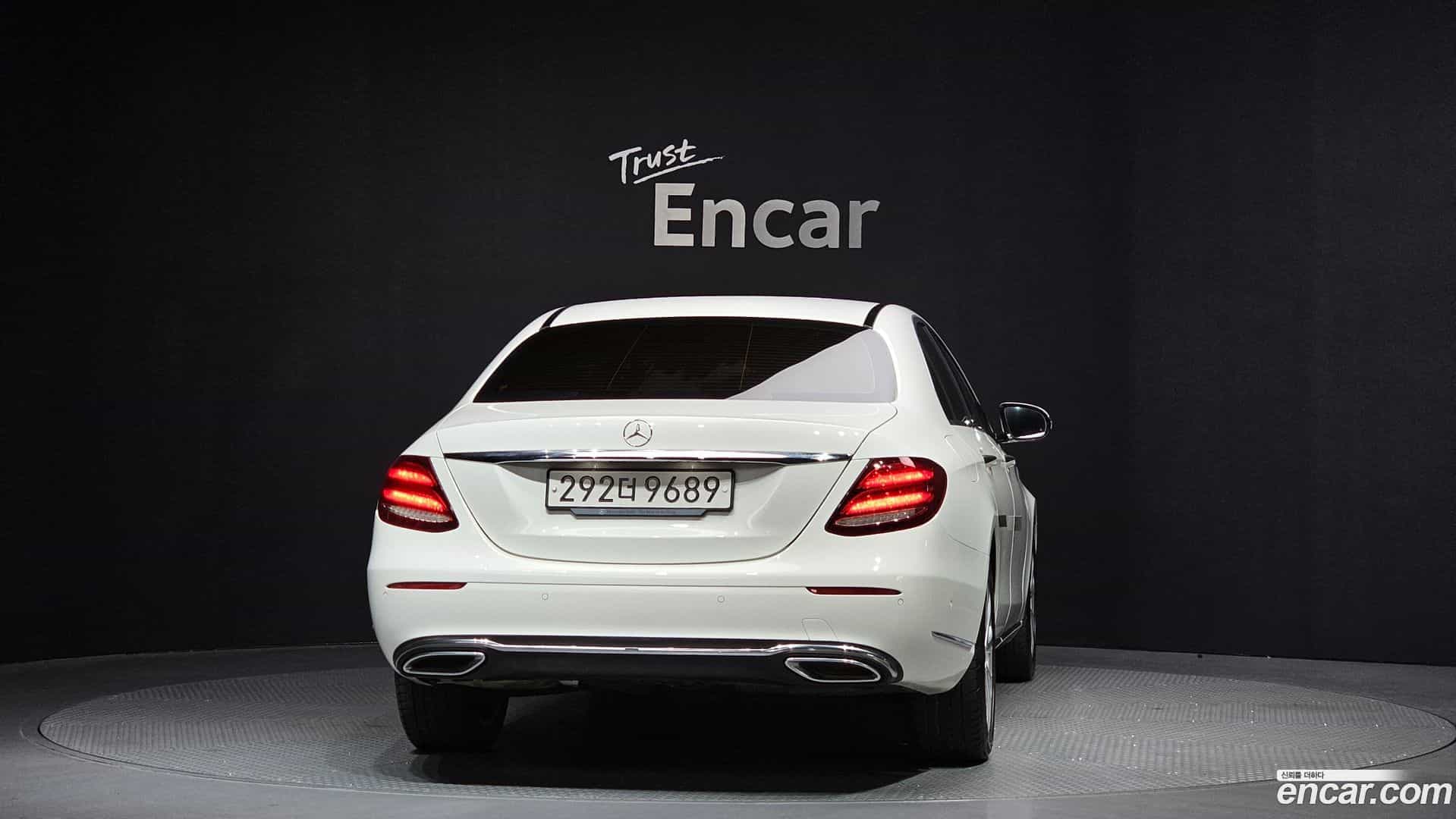 E-Class Mercedes-Benz 2019.9-OUTER-004