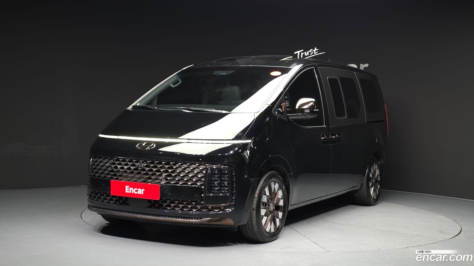 Main__Slider__Photo:Staria Hyundai 2021.5-0
