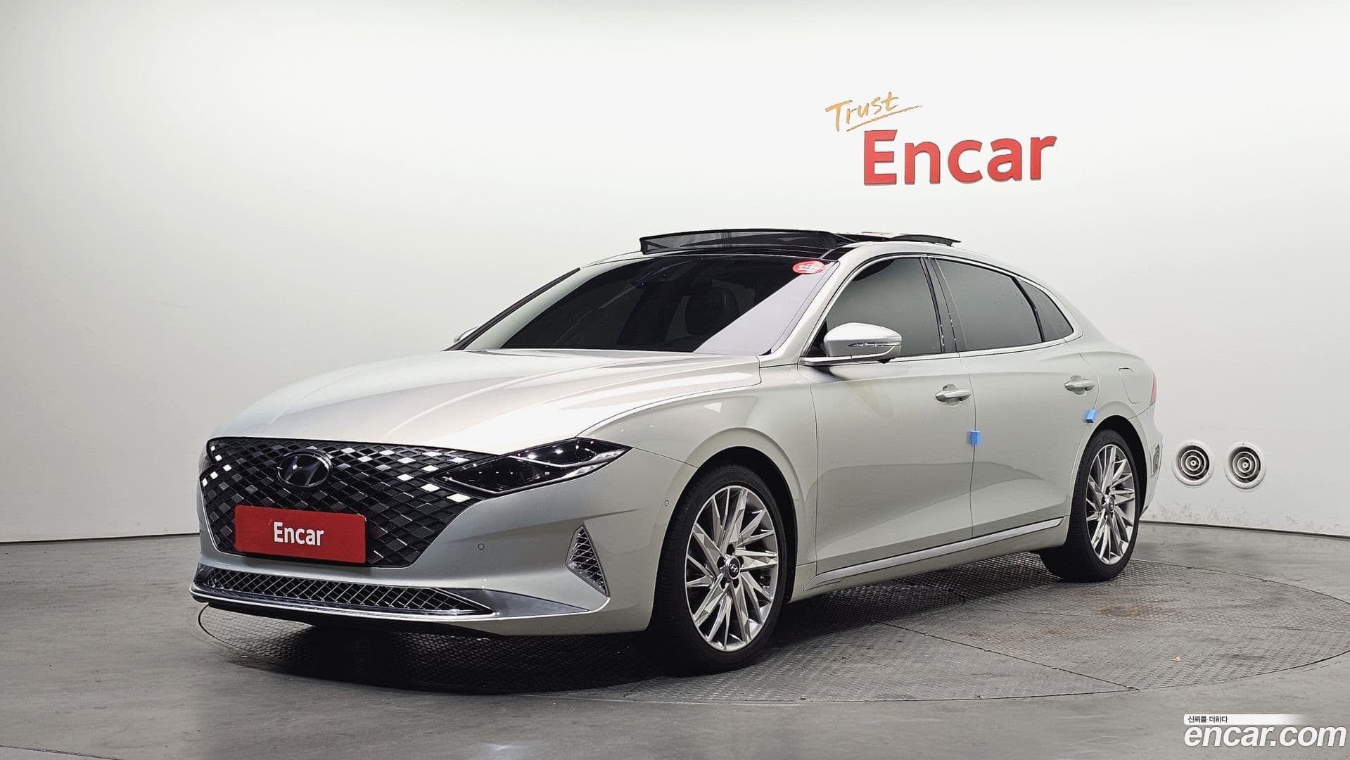 Main__Slider__Photo:Grandeur Hyundai 2020.8-0
