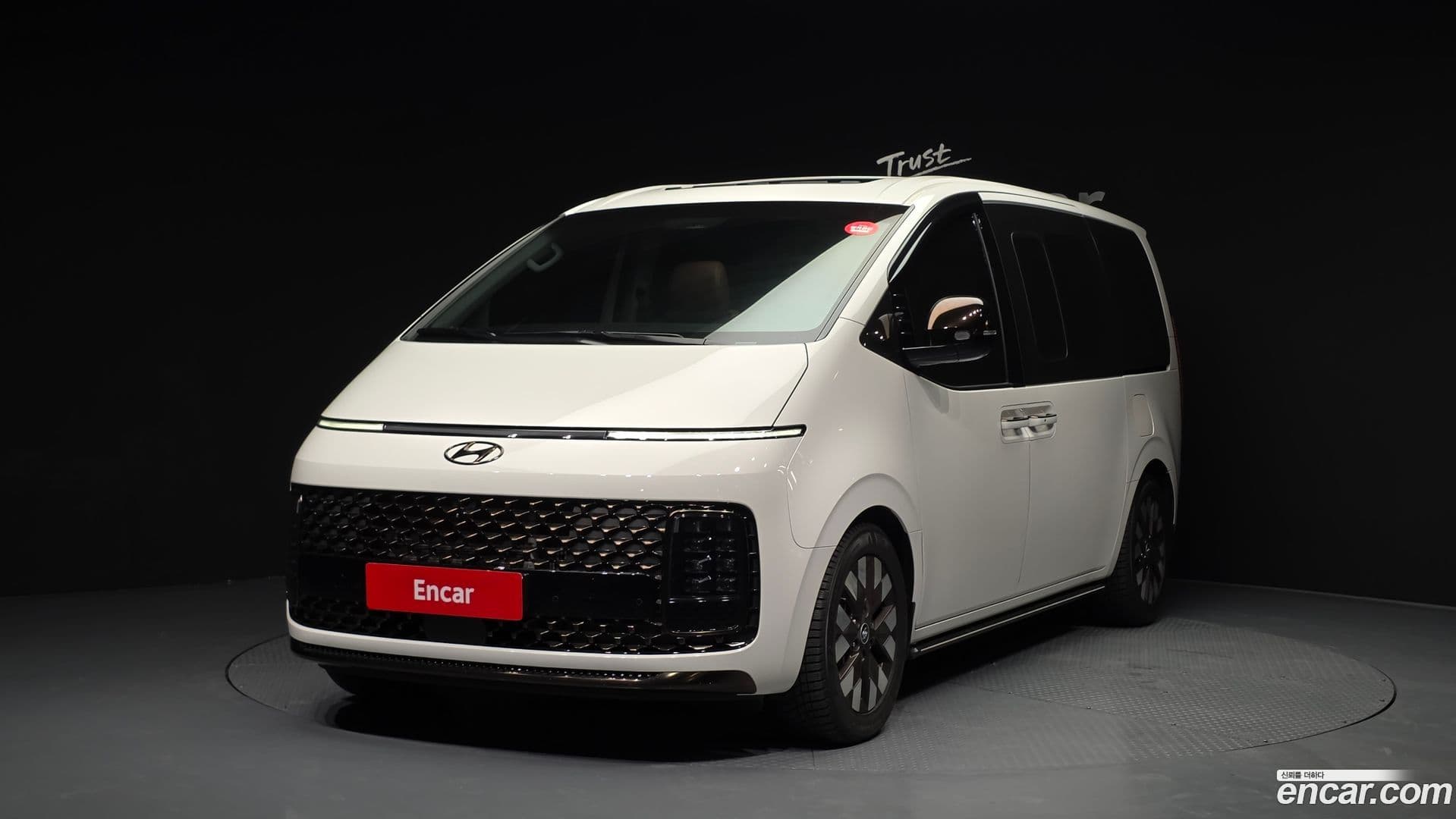 Main__Slider__Photo:Staria Hyundai 2021.8-0