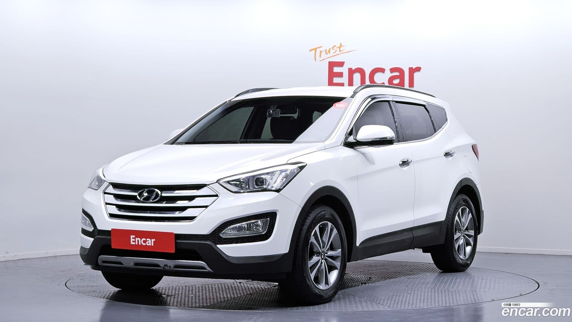 Main__Slider__Photo:Santafe Hyundai 2015.4-0