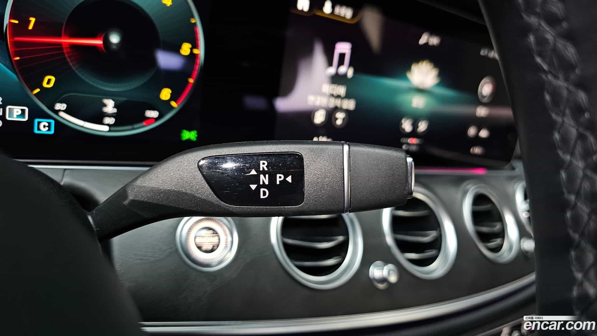 E-Class Mercedes-Benz 2022.1-INNER-009