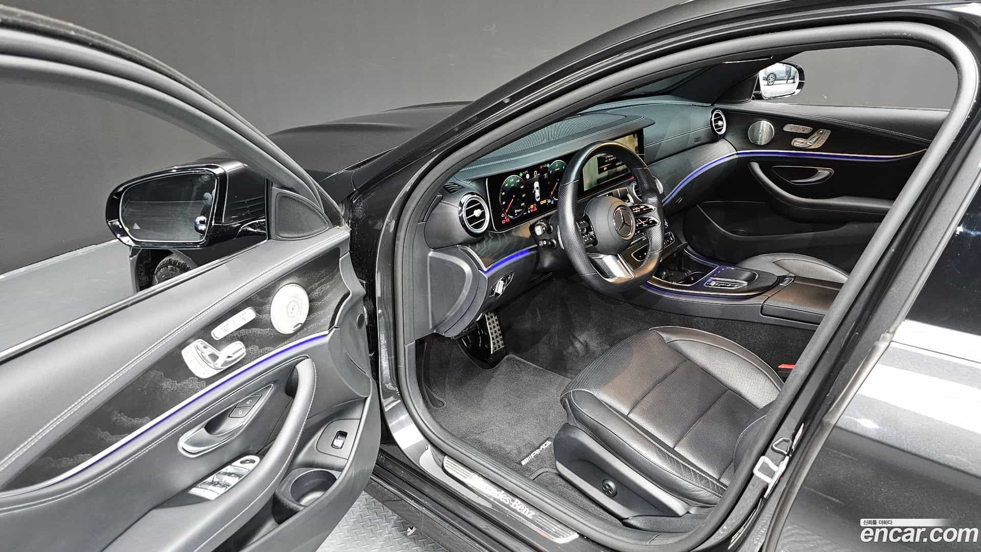 E-Class Mercedes-Benz 2022.1-INNER-010