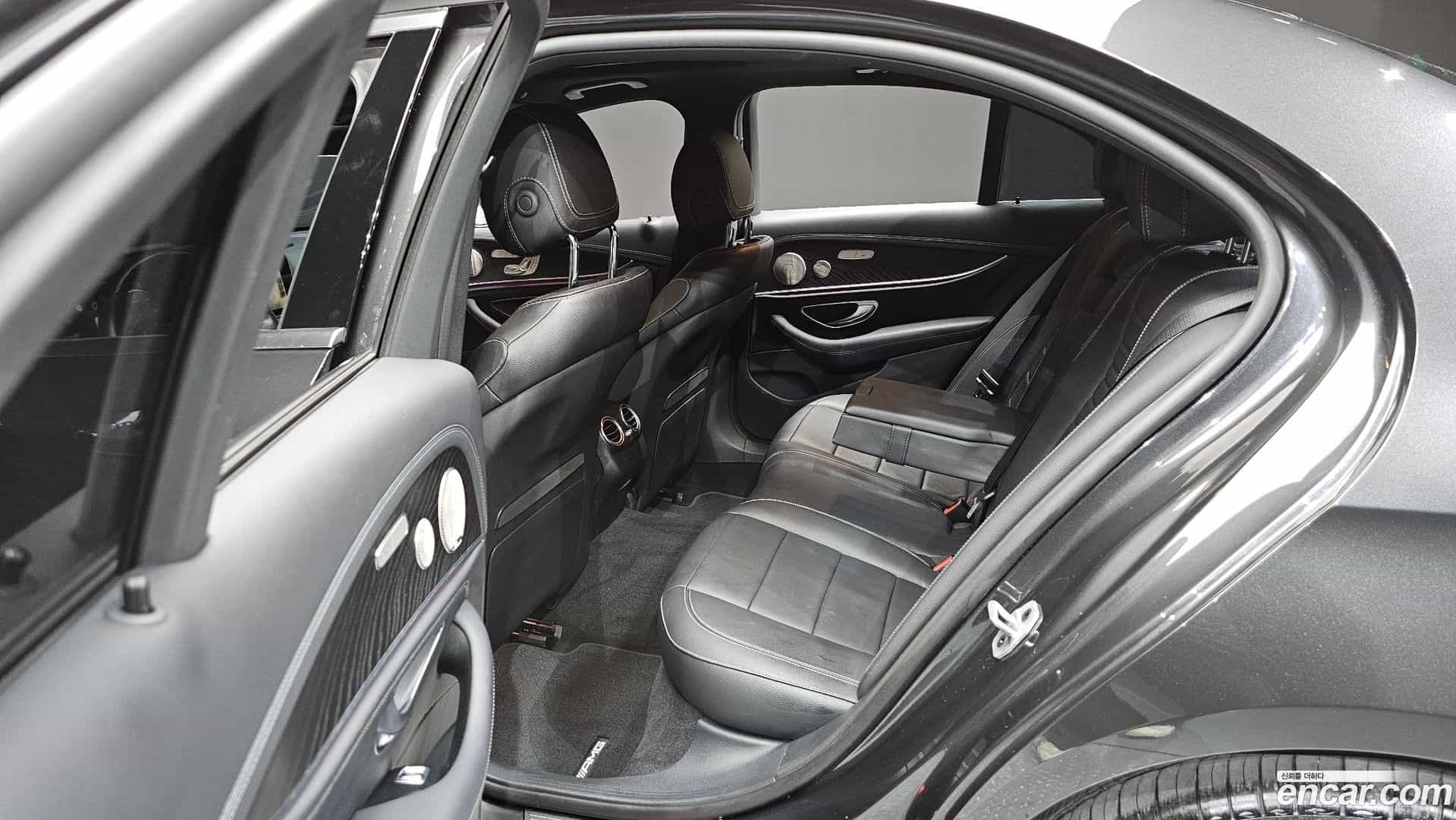 E-Class Mercedes-Benz 2022.1-OPTION-015
