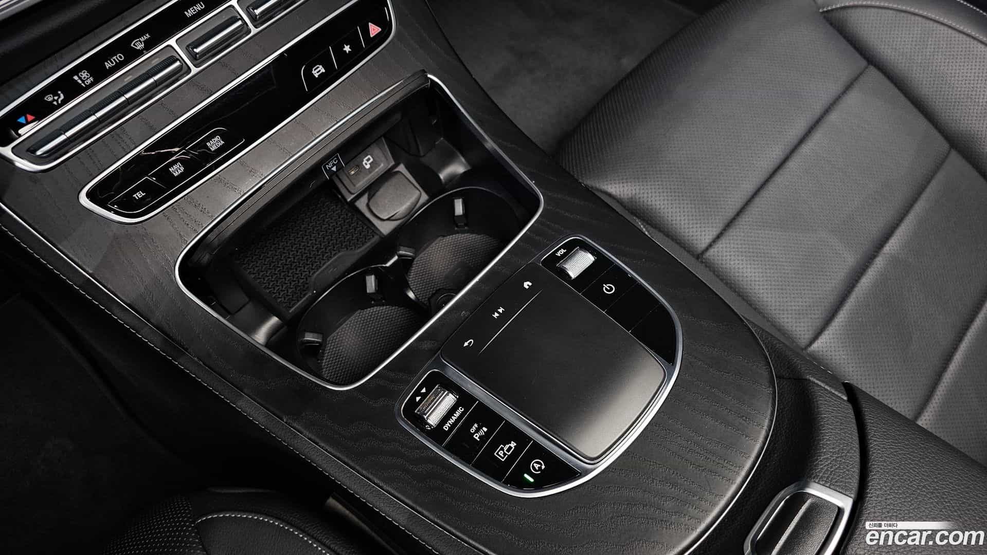 E-Class Mercedes-Benz 2022.1-OPTION-022