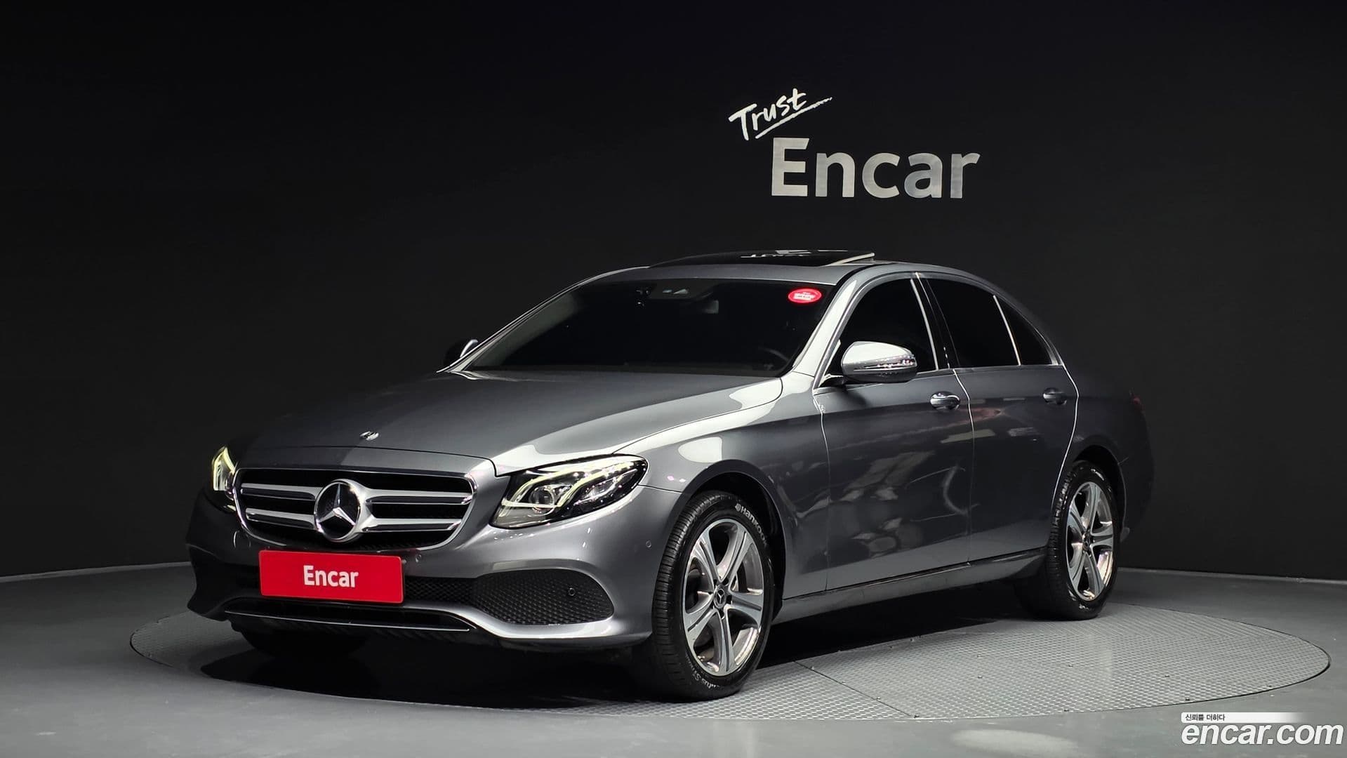Main__Slider__Photo:E-Class Mercedes-Benz 2019.10-0
