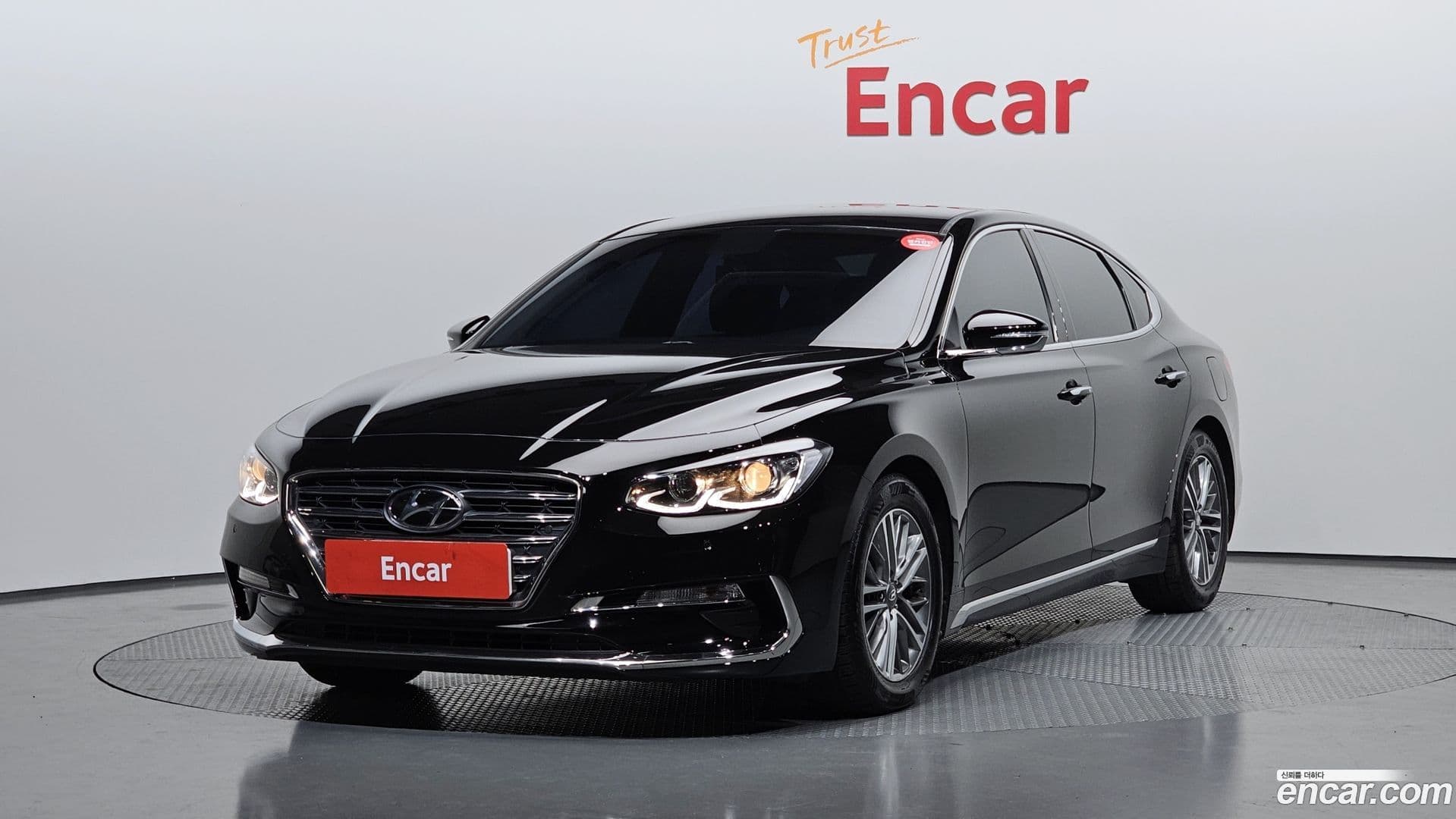 Main__Slider__Photo:Grandeur Hyundai 2018.6-0