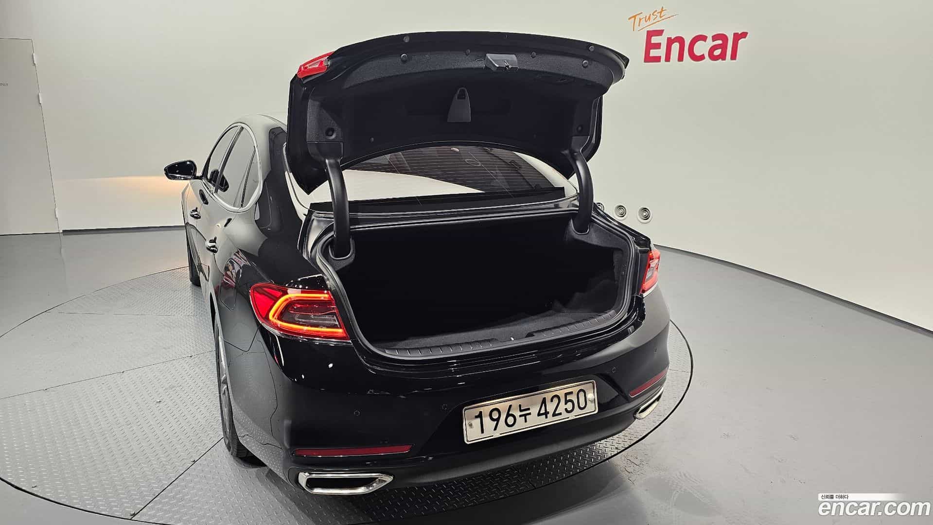 Grandeur Hyundai 2018.6-OPTION-024