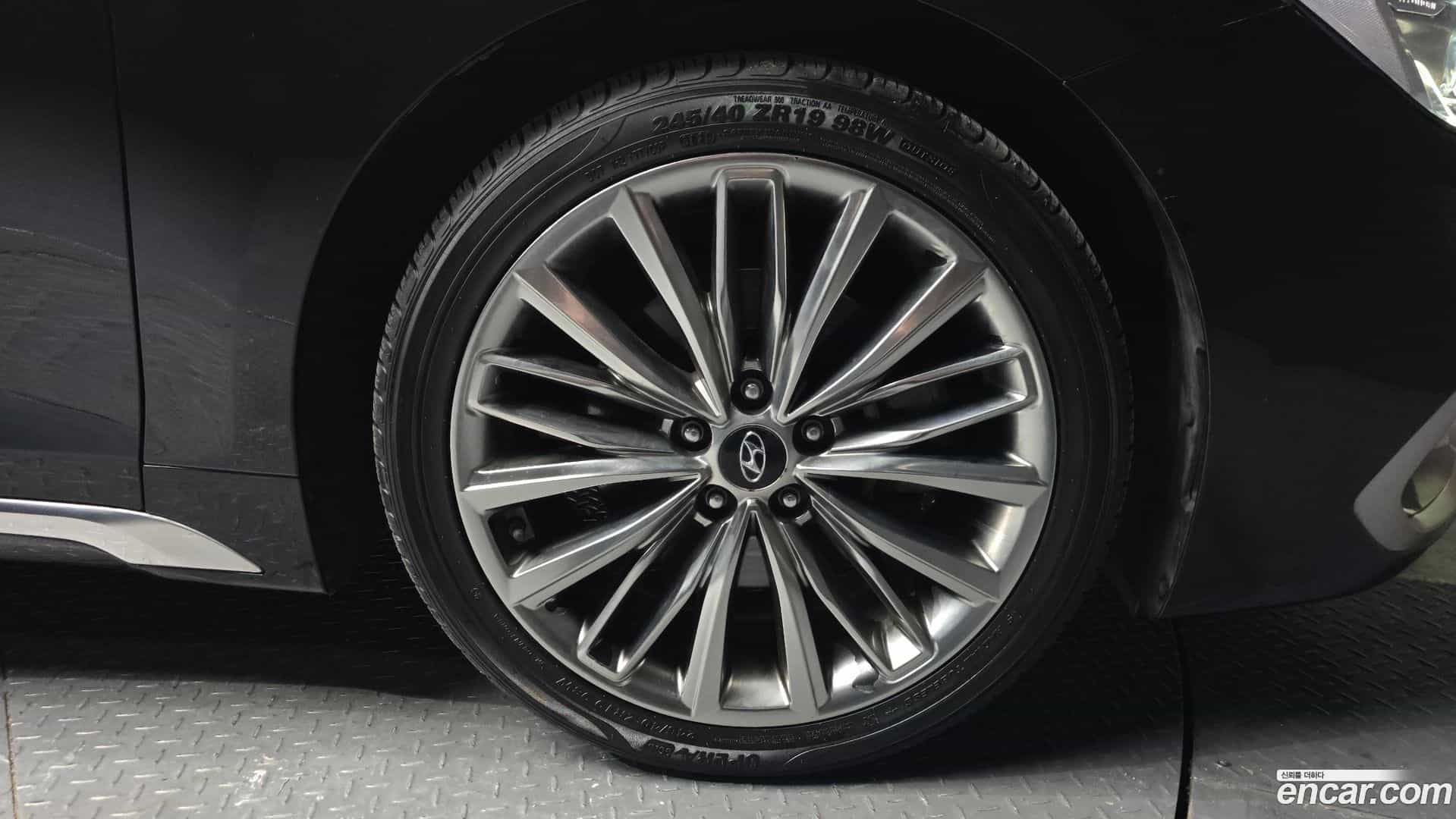 Grandeur Hyundai 2017.1-OUTER-005
