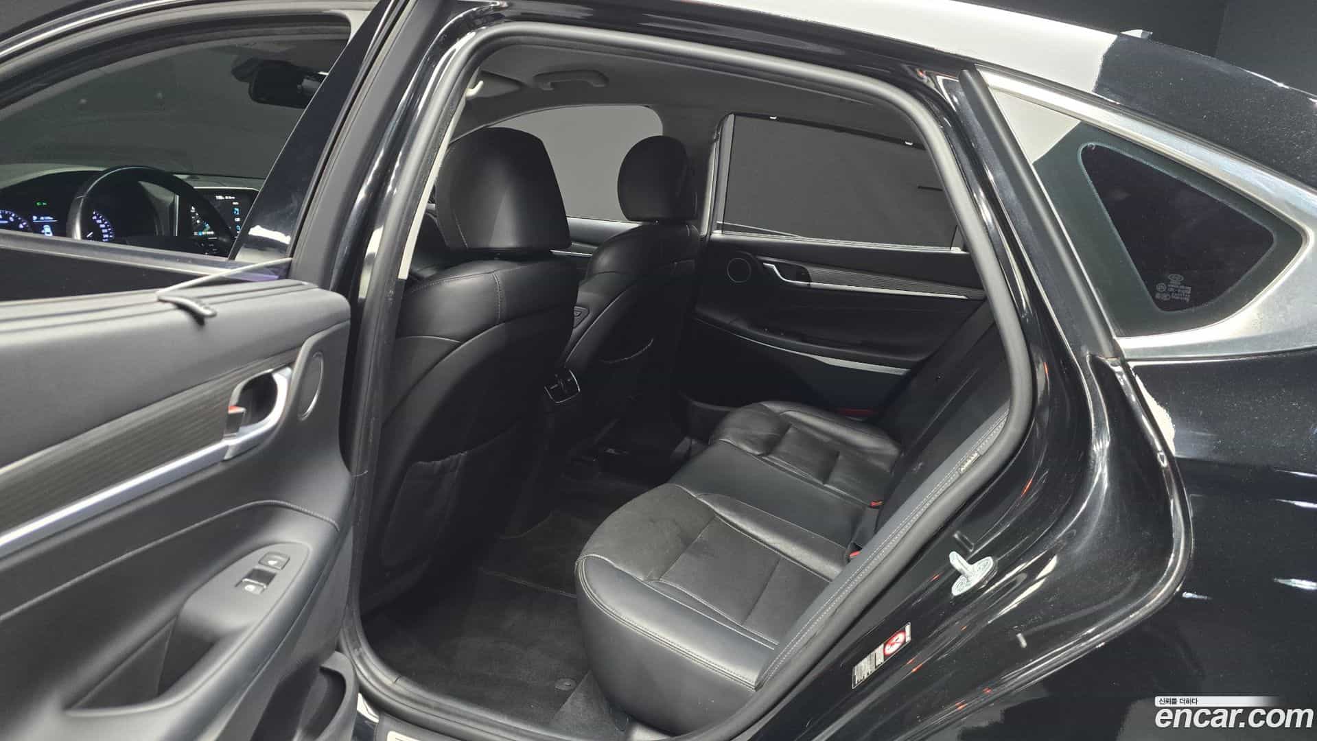 Grandeur Hyundai 2017.1-OPTION-016