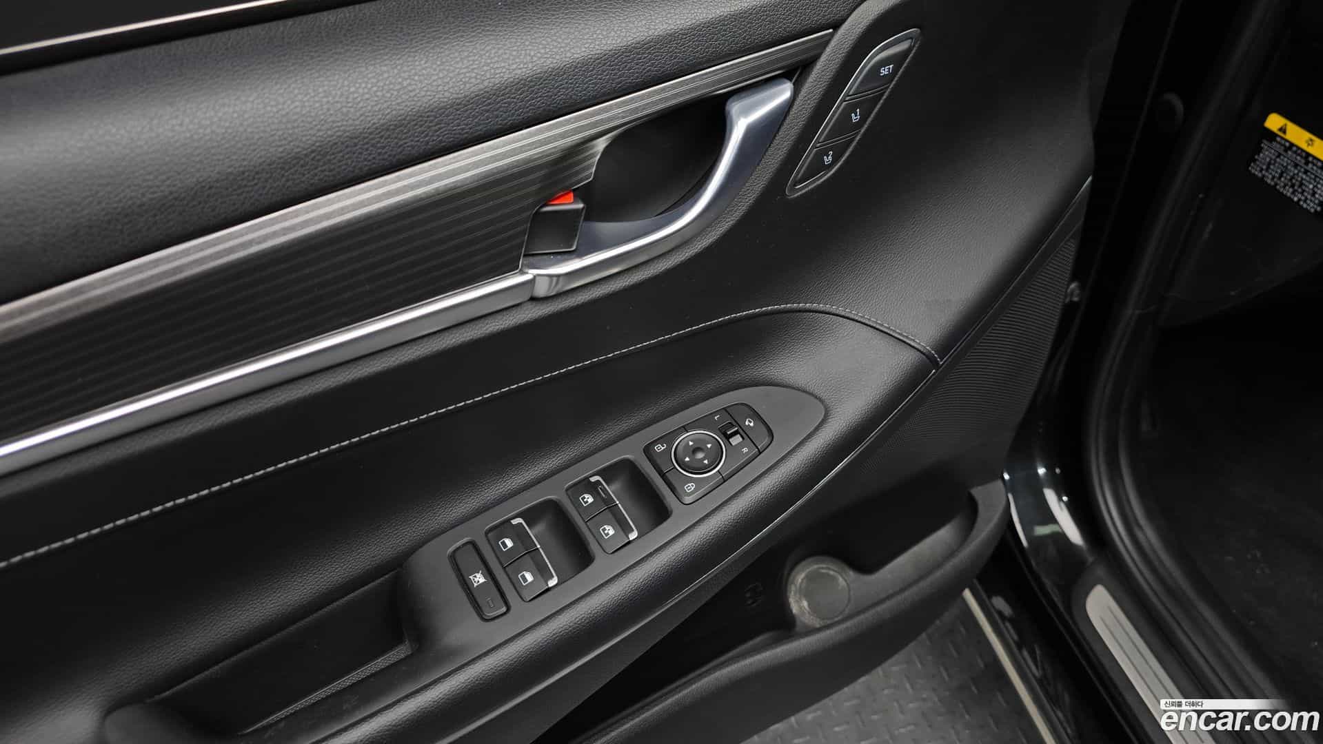 Grandeur Hyundai 2017.1-OPTION-021