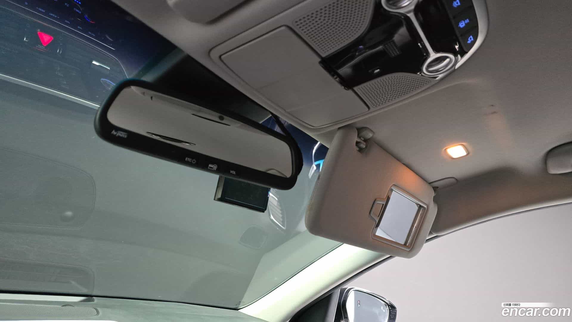 Grandeur Hyundai 2017.1-OPTION-024