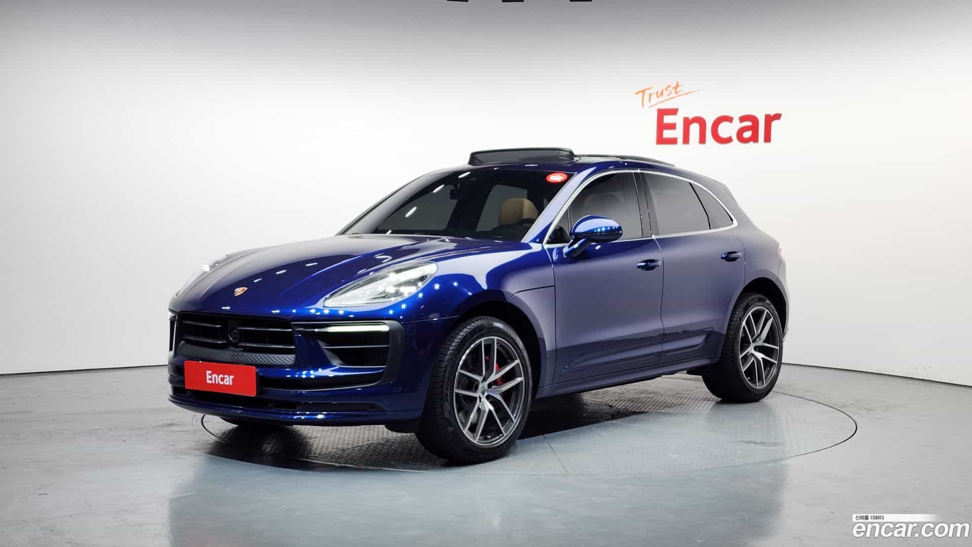 Macan Porsche 2022.8-OUTER-001