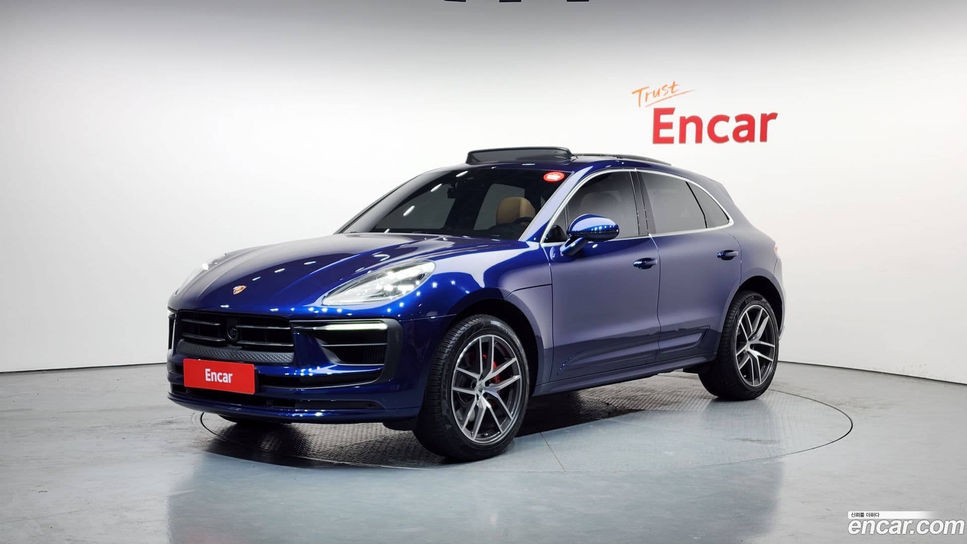 Main__Slider__Photo:Macan Porsche 2022.8-0