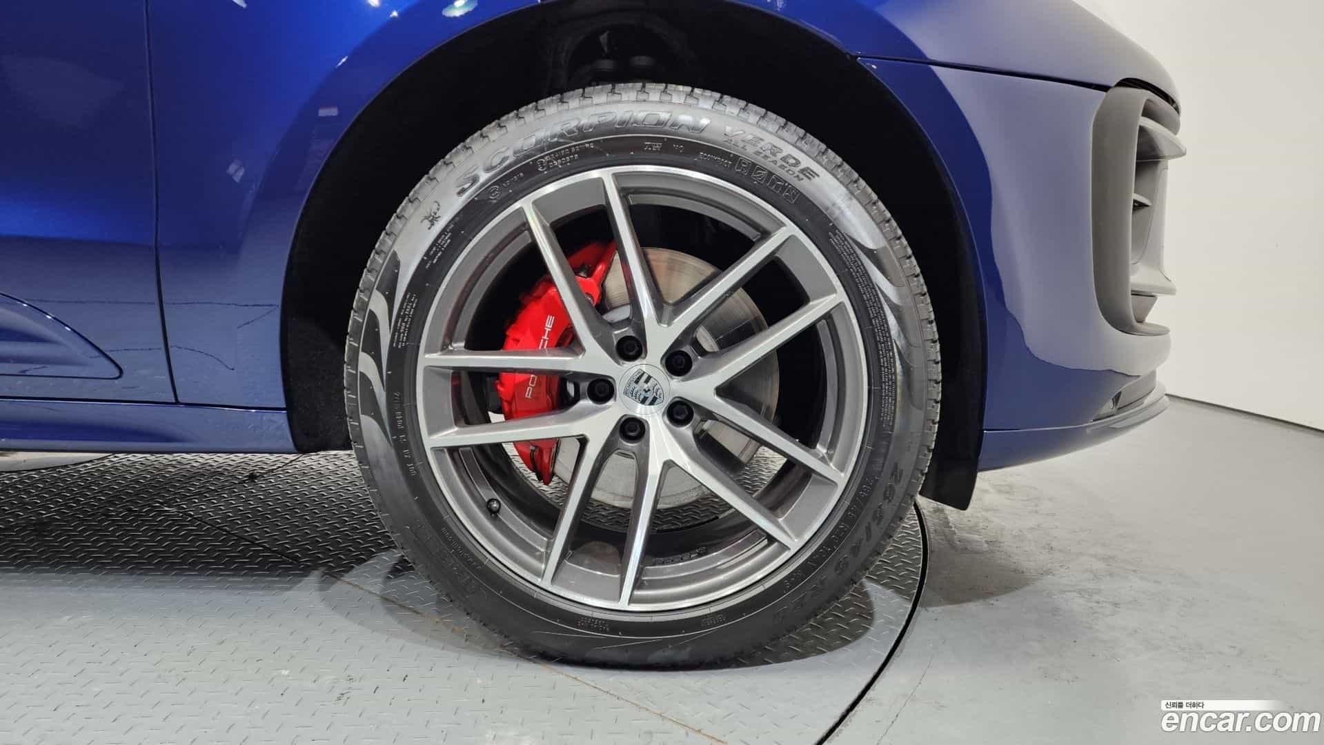Macan Porsche 2022.8-OUTER-005