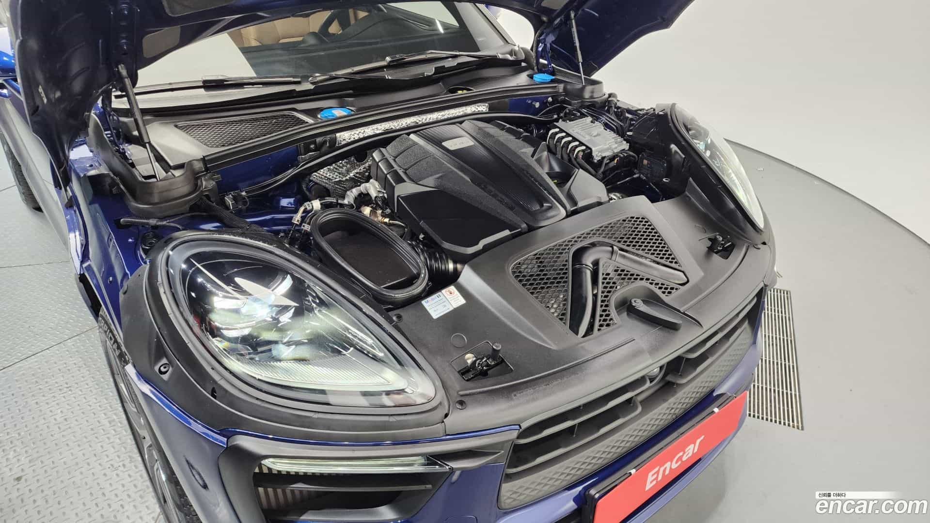 Macan Porsche 2022.8-INNER-006