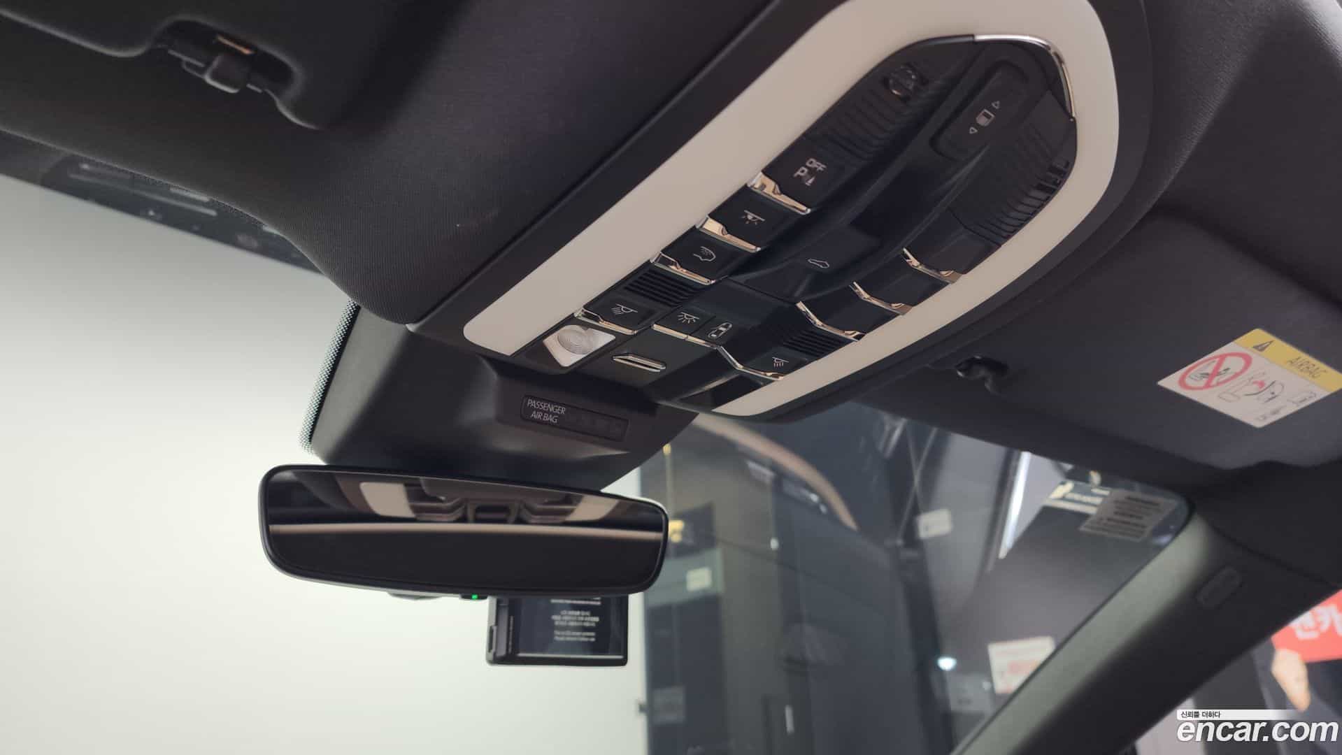 Macan Porsche 2022.8-OPTION-021
