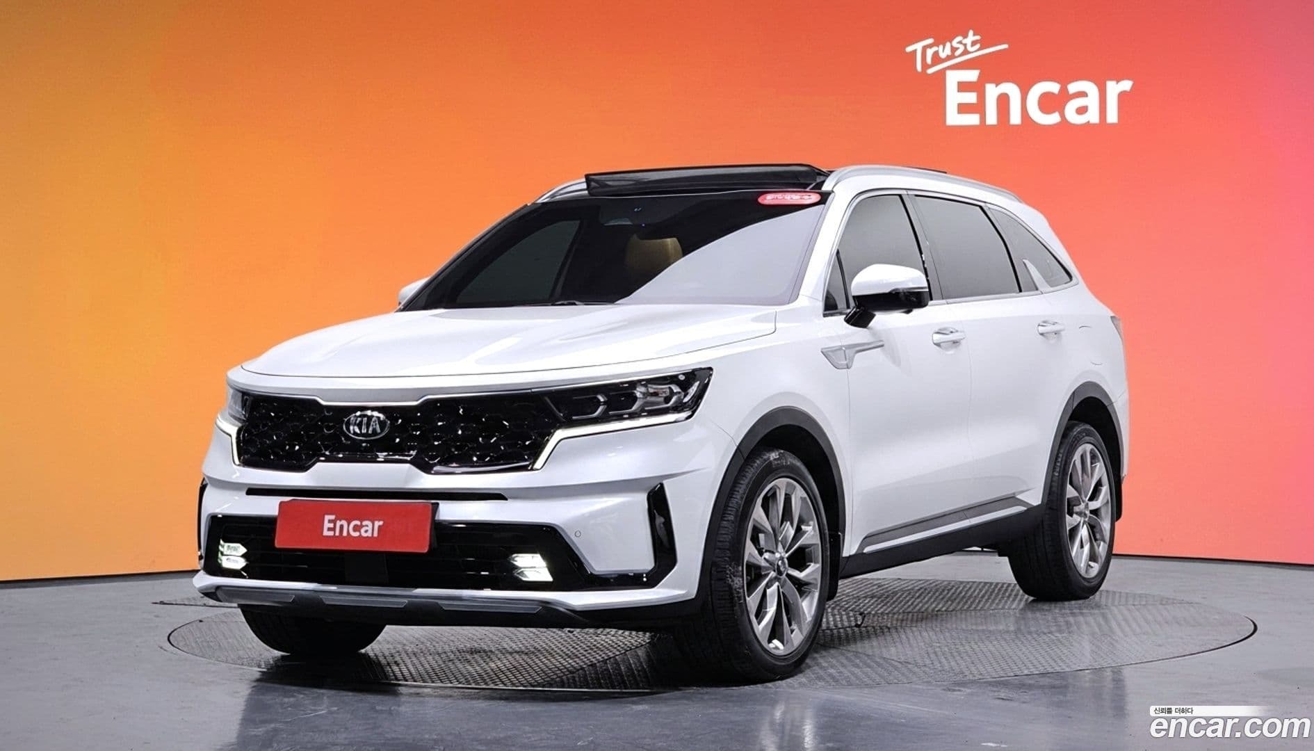 Main__Slider__Photo:Sorento Kia 2020.3-0