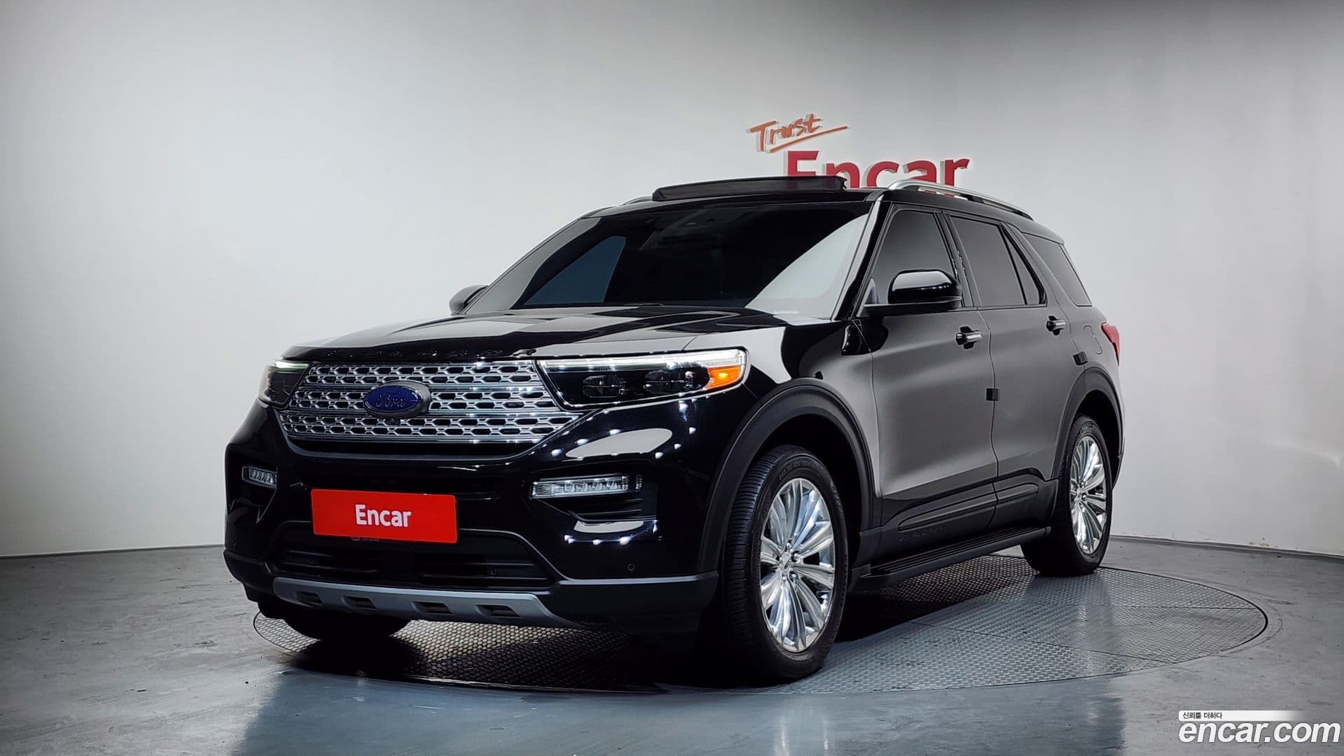 Main__Slider__Photo:Explorer Ford 2020.1-0