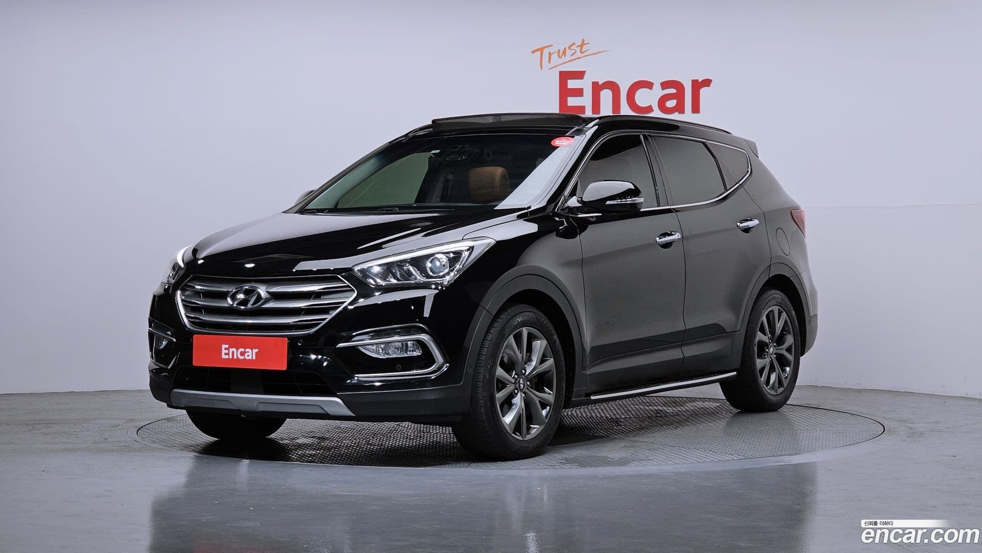 Main__Slider__Photo:Santafe Hyundai 2015.10-0