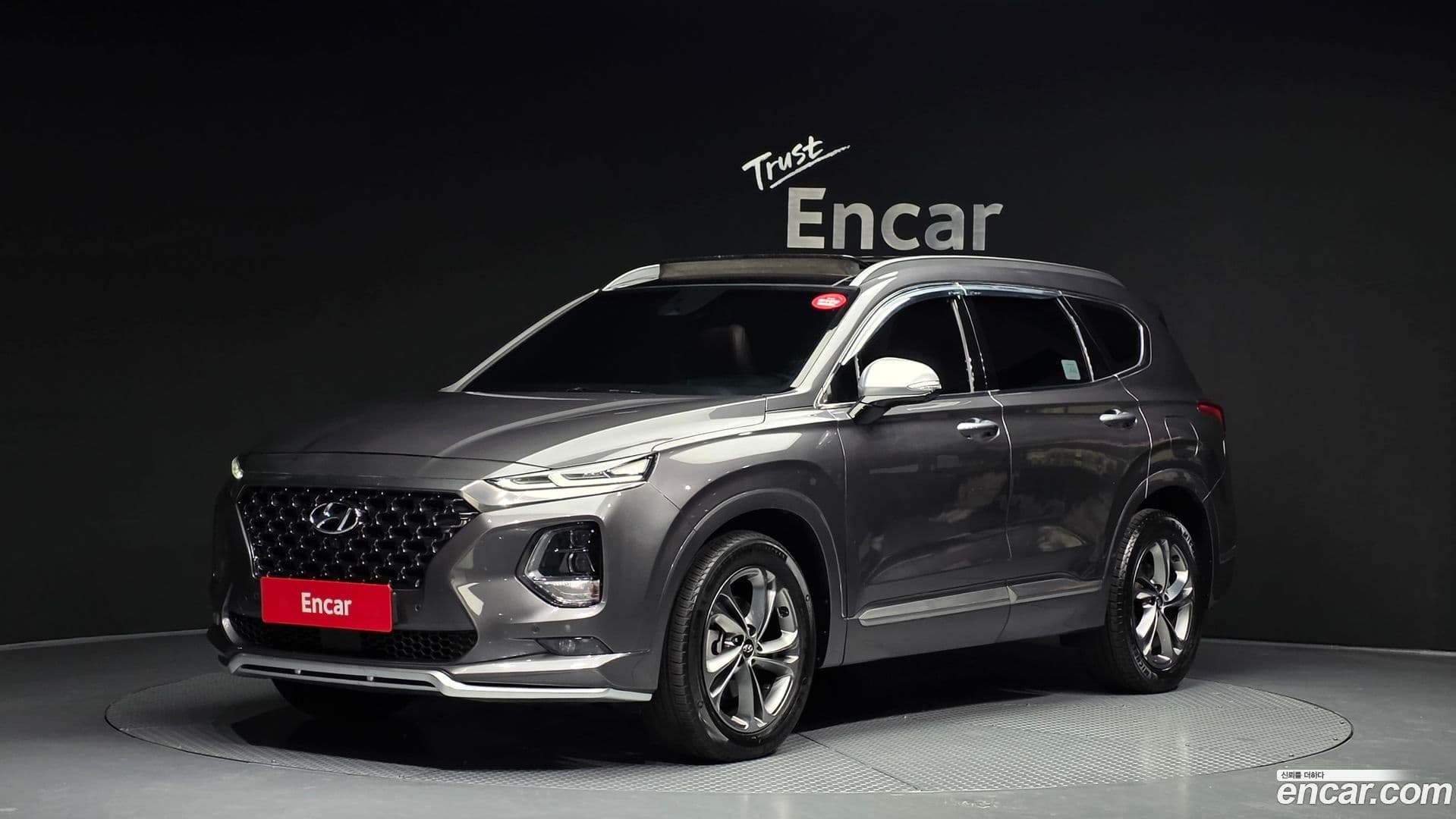 Main__Slider__Photo:Santafe Hyundai 2018.7-0
