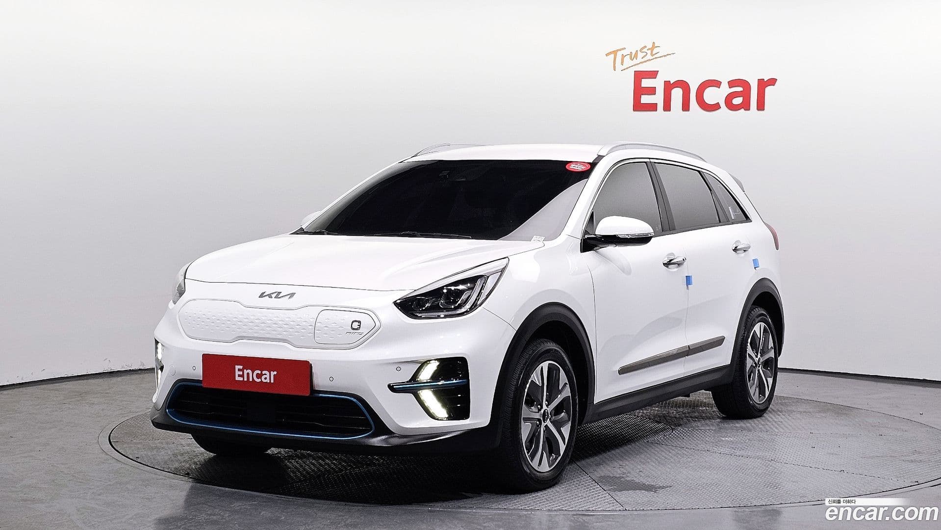 Main__Slider__Photo:Niro Kia 2021.9-0