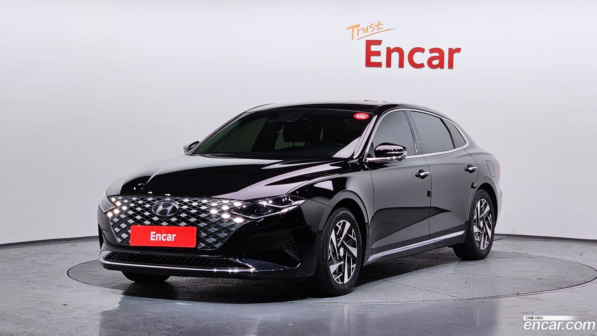 Main__Slider__Photo:Grandeur Hyundai 2021.1-0