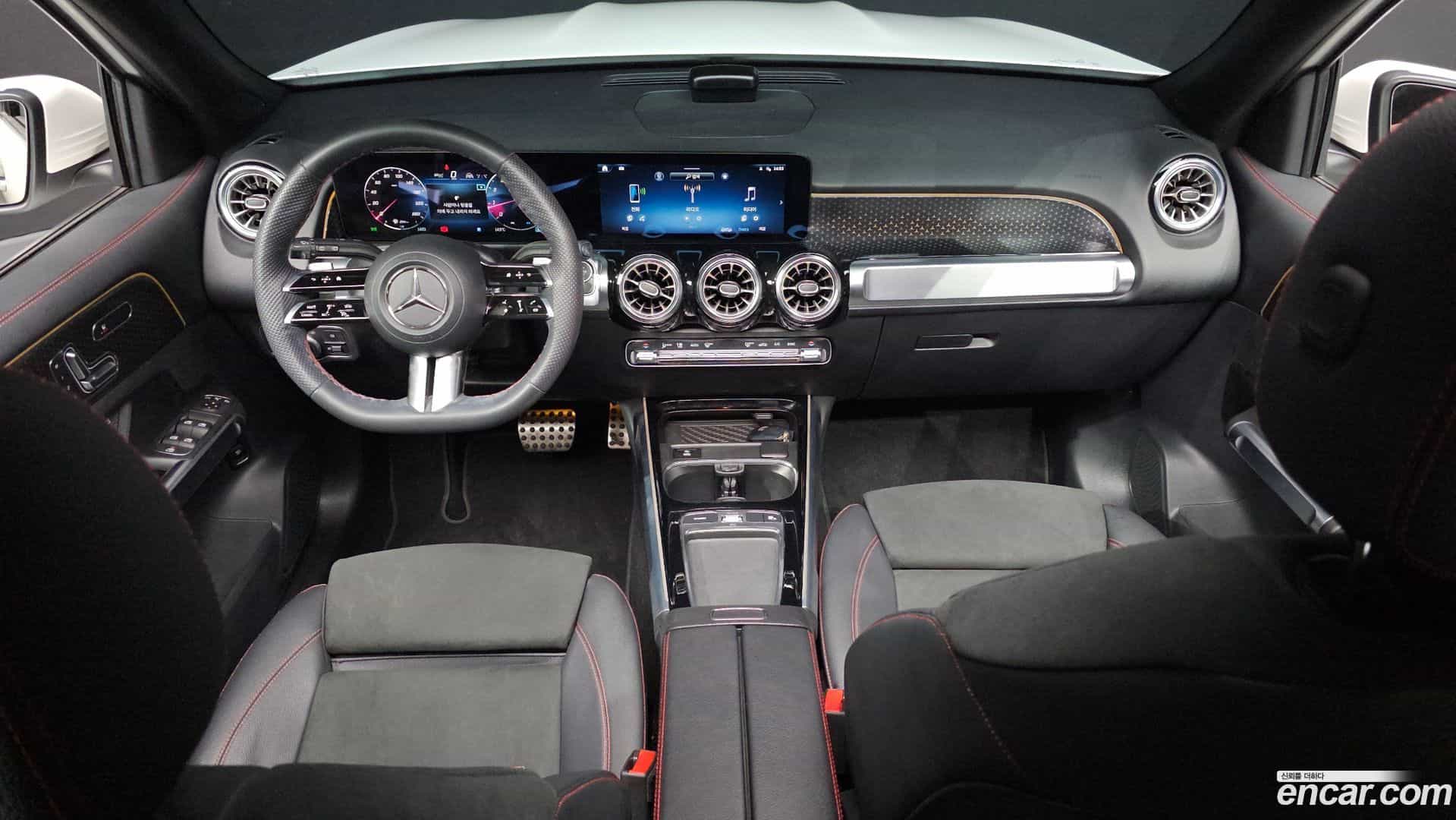 GLB-Class Mercedes-Benz 2024.2-INNER-007