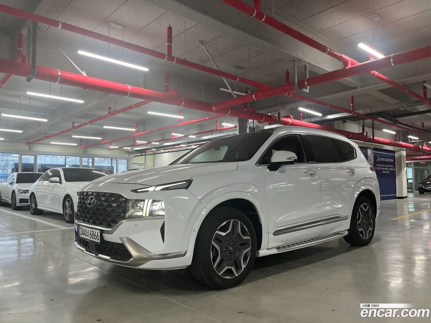 Main__Slider__Photo:Santafe Hyundai 2022.0-0