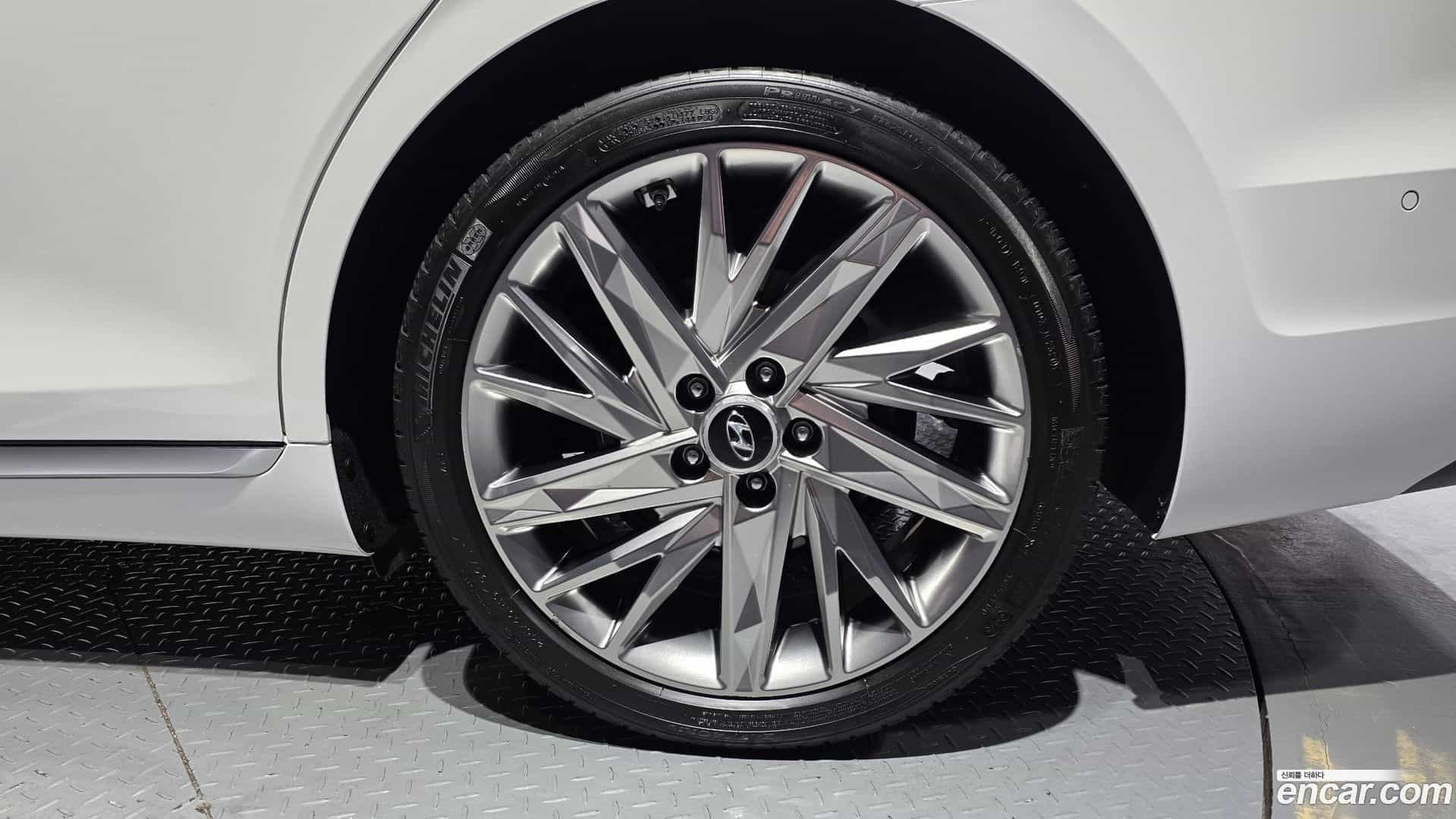 Grandeur Hyundai 2021.0-OUTER-005